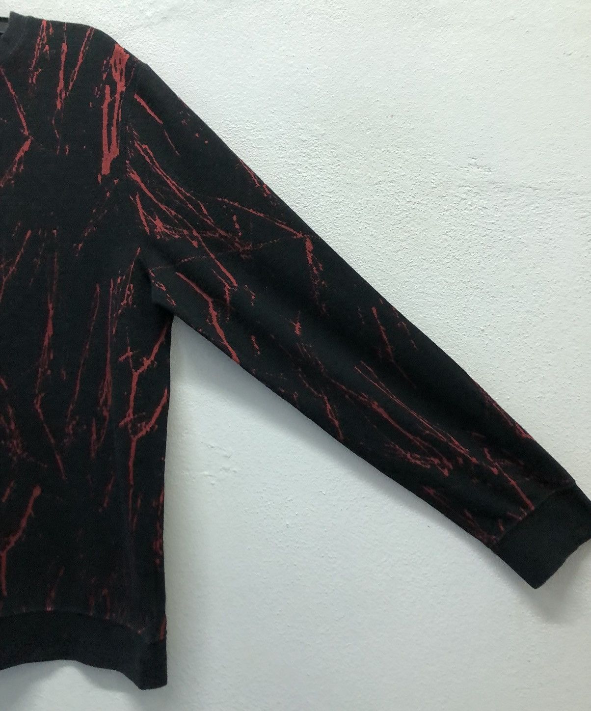 H&M H&M Black & Red Marble Print Sweatshirt Size US M / EU 48-50 / 2 - 4 Thumbnail
