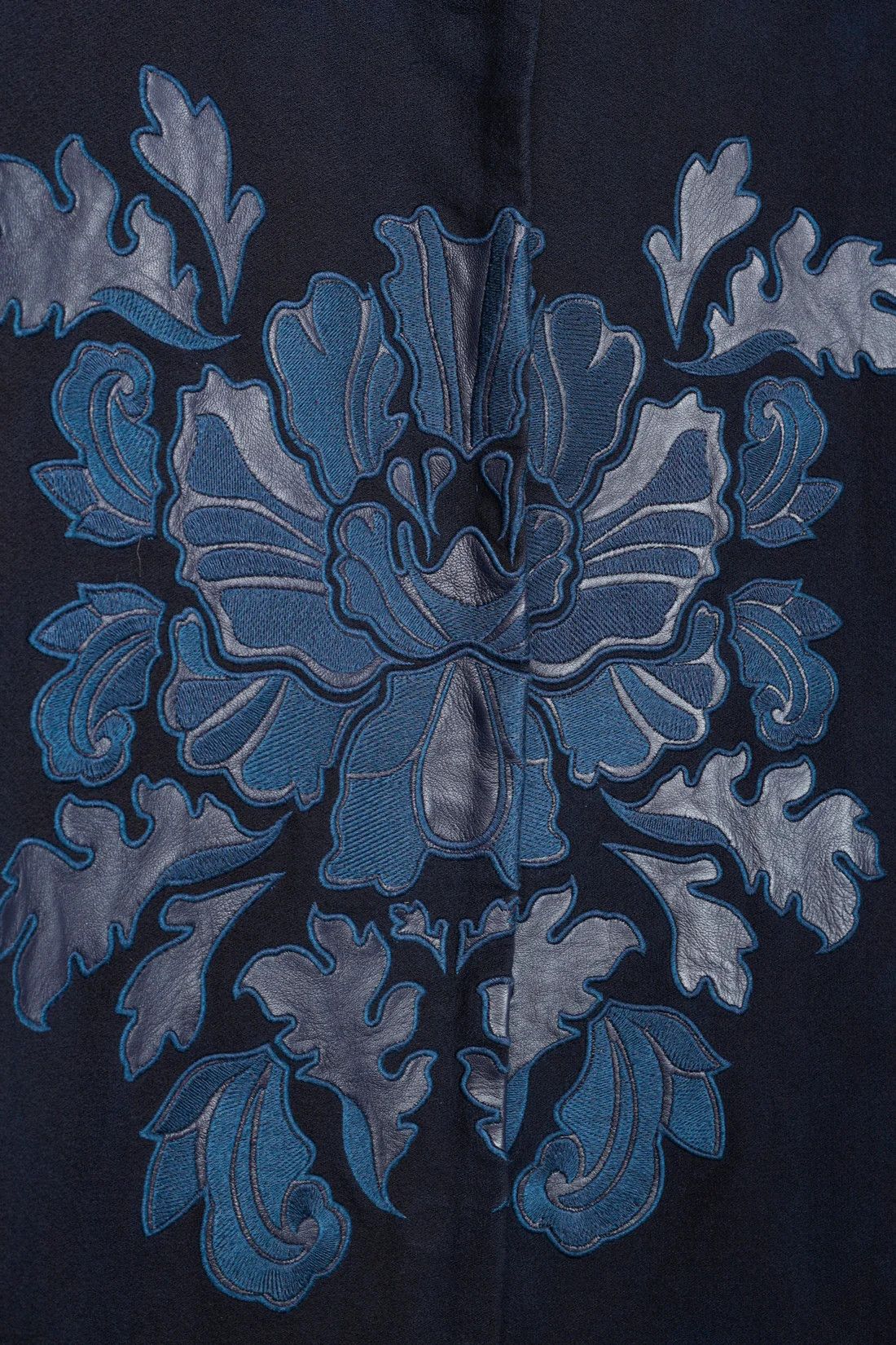 Shanghai Tang Shanghai Tang Navy Embroidered Leather-Applique Coat Size XS / US 0-2 / IT 36-38 - 6 Thumbnail