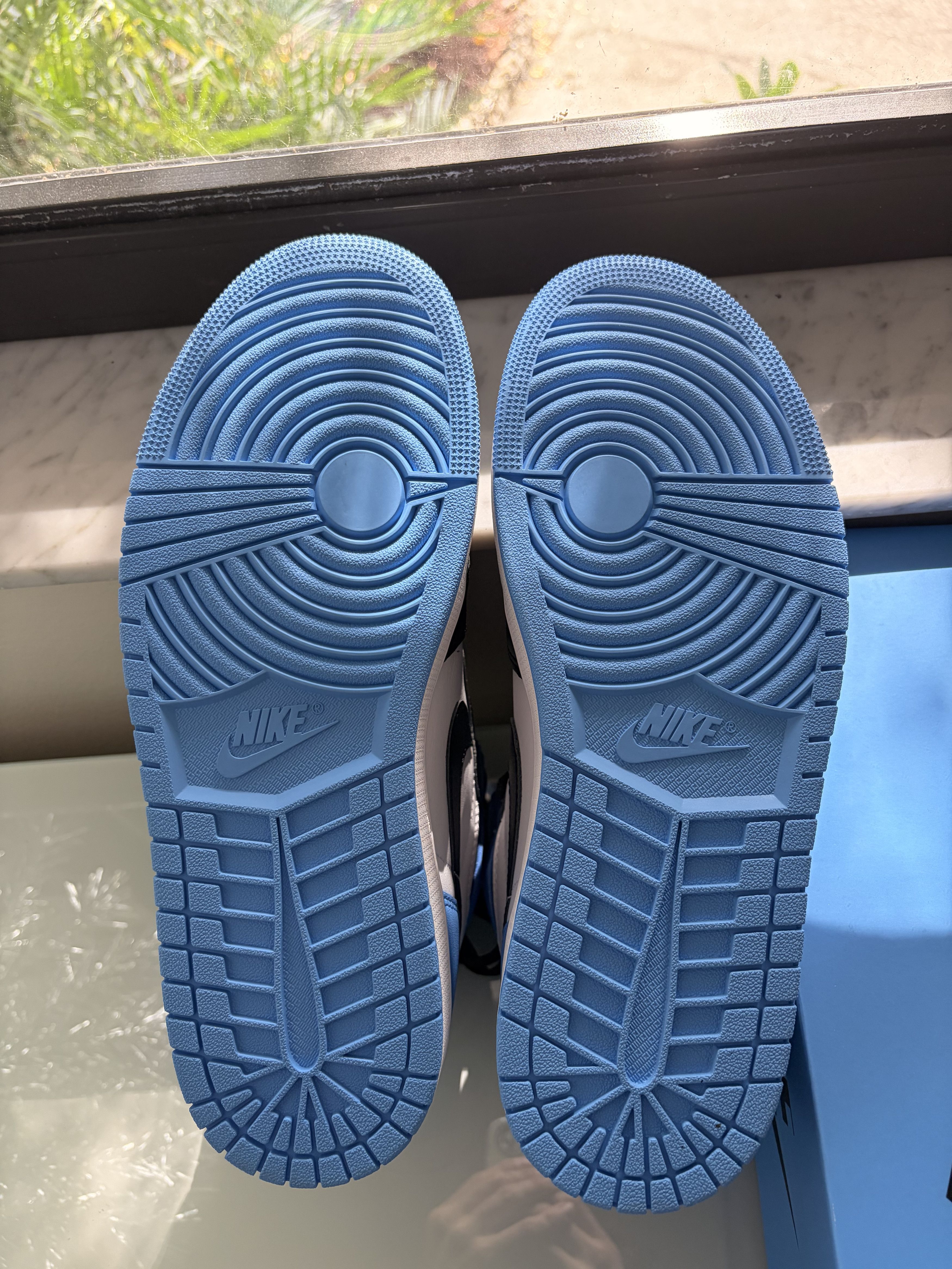 Jordan Brand Jordan 1 Retro High OG UNC Toe Size US 10 / EU 43 - 5 Thumbnail