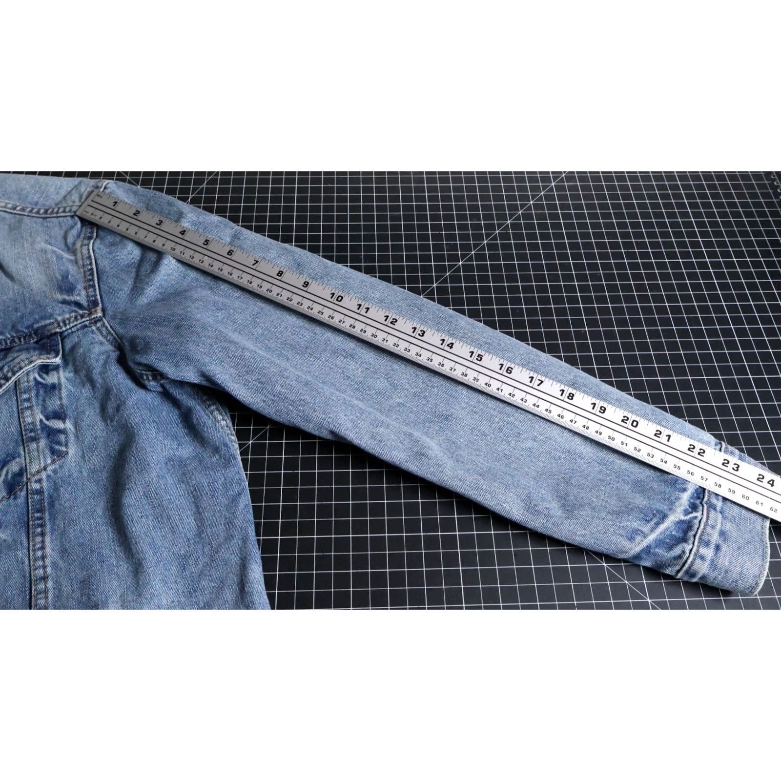 Levi's VINTAGE Levi's Trucker Jacket Denim Classic Retro 72334 XL Men Blue Jeans Jacket Ladies? Mens Size US XL / EU 56 / 4 - 7 Thumbnail