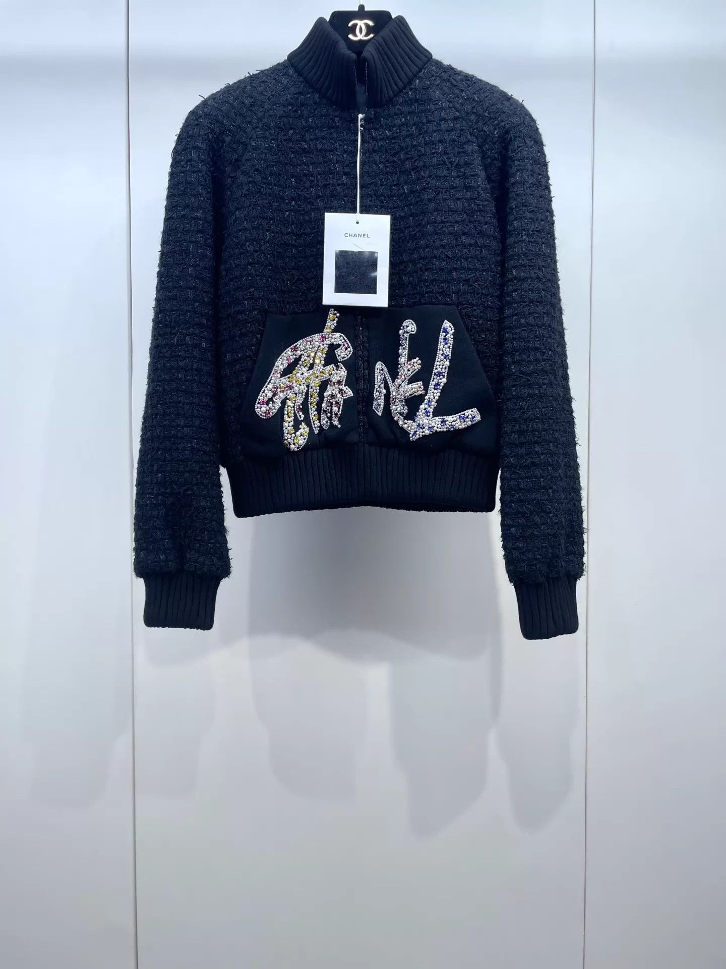Chanel Chanel Black Beaded Embroidered Tweed Jkt 34 (99NWT) Size XS / US 0-2 / IT 36-38 - 1 Thumbnail