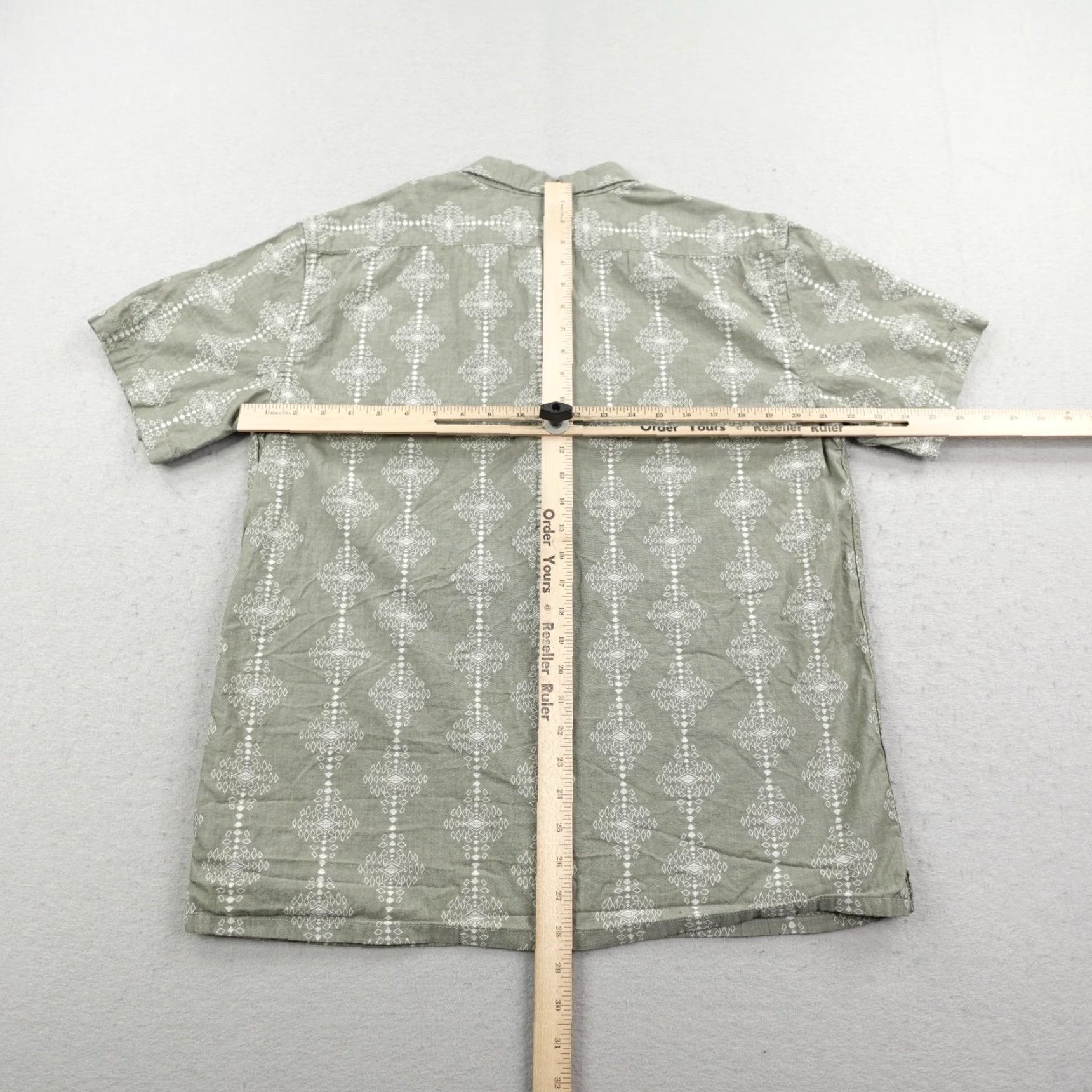 Billabong VINTAGE Billabong Shirt Mens Large Green Southwestern Aztec Button Up Skate Surf Camp Size US L / EU 52-54 / 3 - 6 Thumbnail