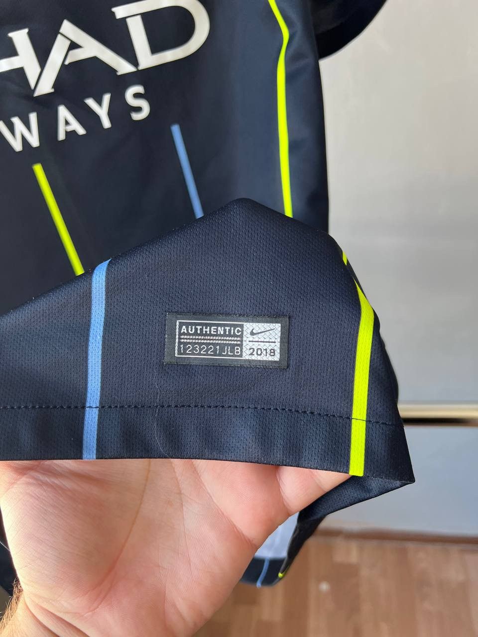 Nike 2018/19 MANCHESTER CITY AWAY SOCCER JERSEY FOOTBALL SHIRT XL Size US XL / EU 56 / 4 - 9 Thumbnail