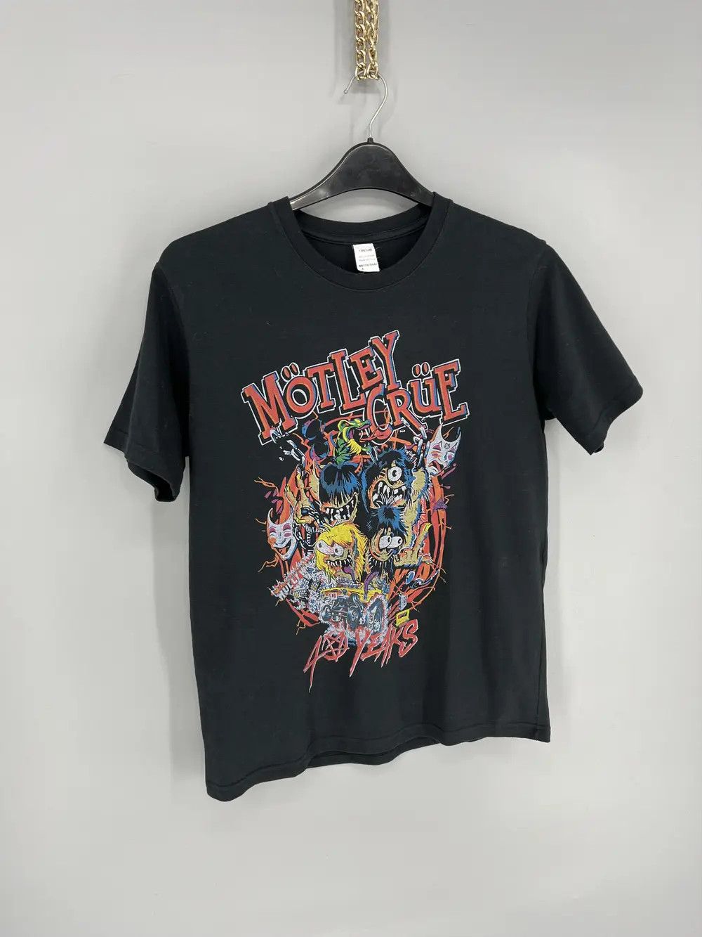 Band Tees Vintage Y2K Motley Crue Tour Tee Band Rock T Shirt Size US M / EU 48-50 / 2 - 2 Thumbnail