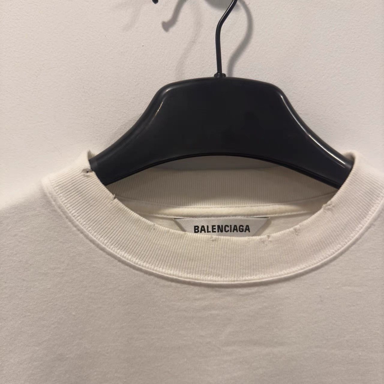 Balenciaga Balenciaga White Castle Short Sleeve K28 Size US XXS / EU 40 - 3 Thumbnail