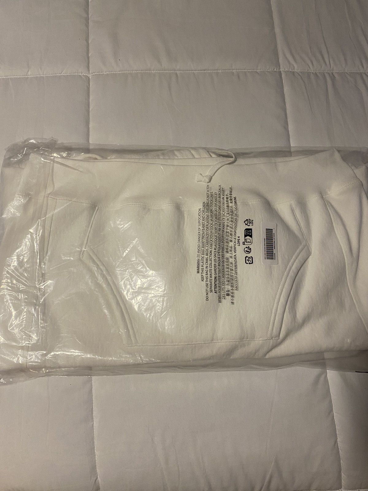 Supreme Supreme white box logo Size US L / EU 52-54 / 3 - 2 Thumbnail