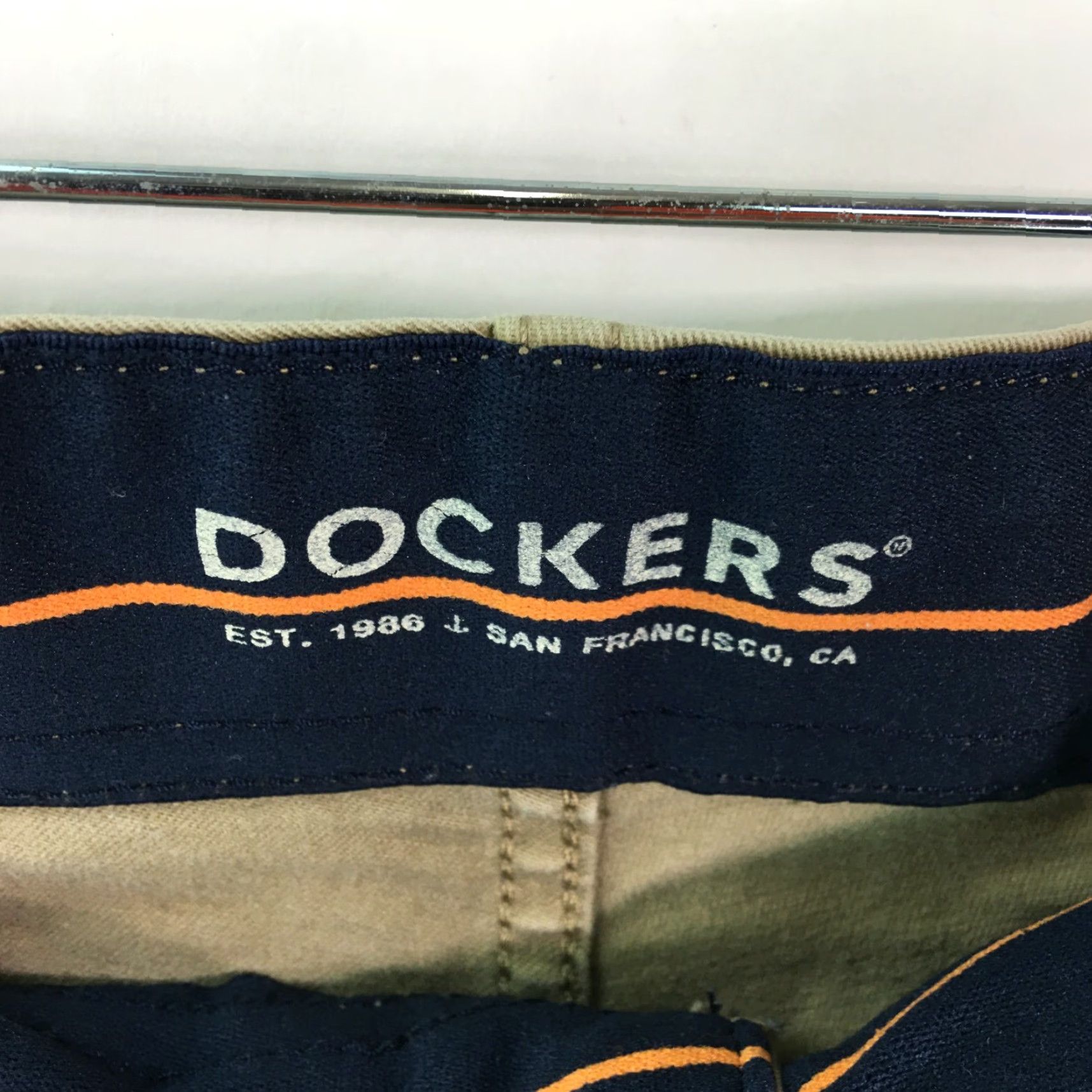 Dockers Dockers Est. 1986 Mens Flat Front Regular Fit Mid Rise Chino Shorts TAN 38 Beige Shorts Mens 38 Chino Shorts Dockers Size US 38 / EU 54 - 4 Thumbnail