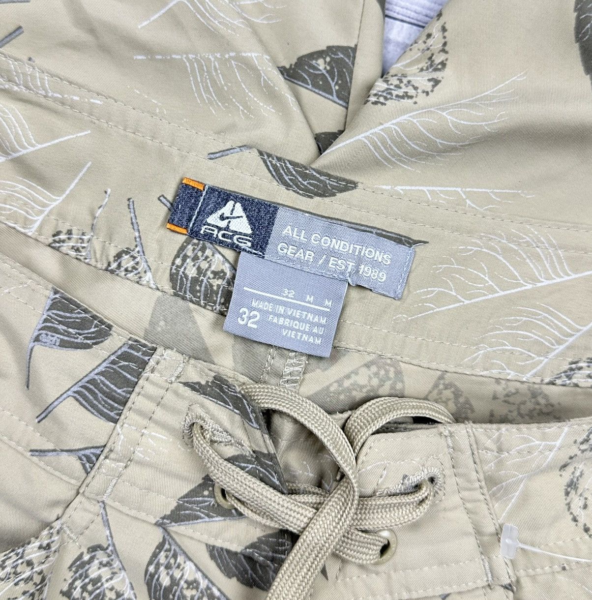 Nike Rare Nike ACG Vintage Shorts Size 32/M Size US 32 / EU 48 - 7 Thumbnail