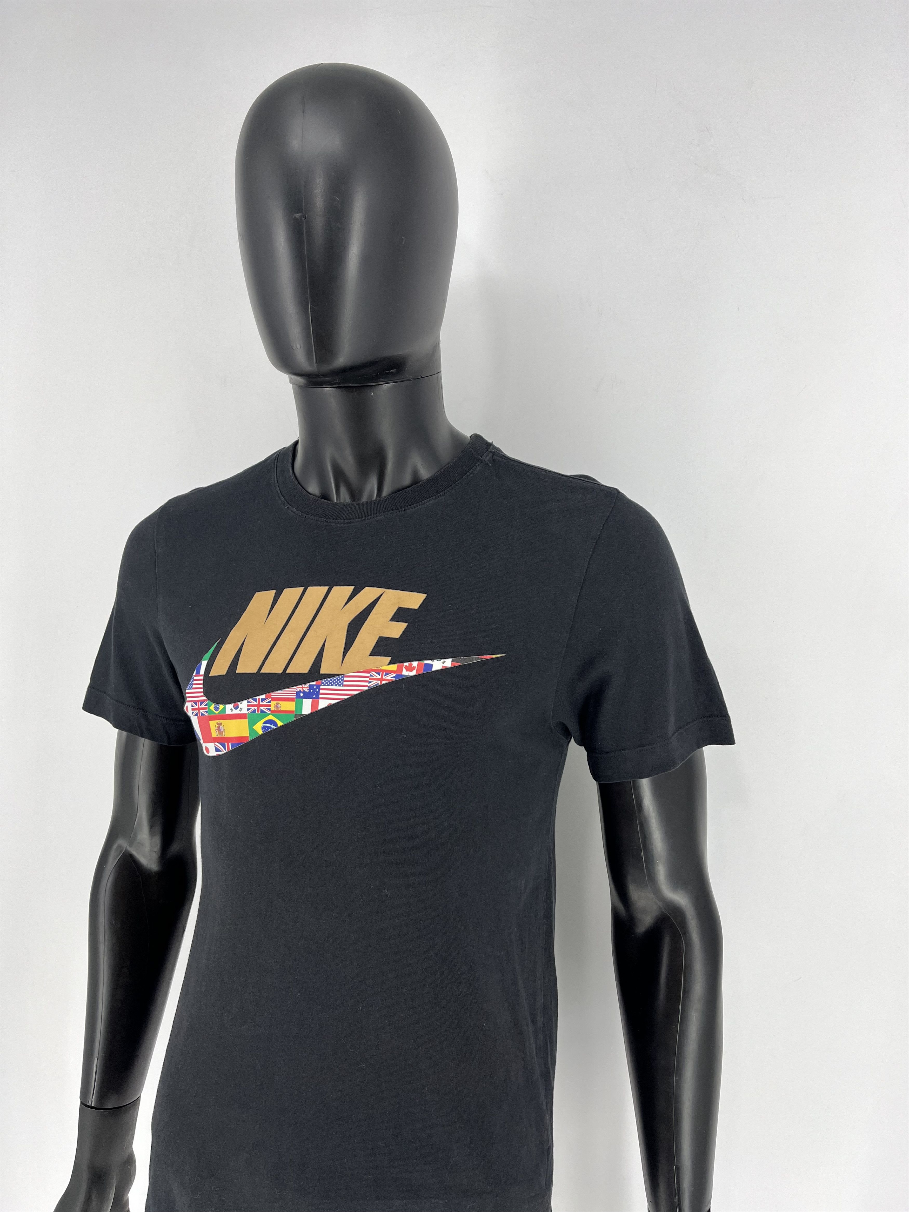 Nike Vintage Y2K Nike Center Swoosh Logo T-Shirt Size US S / EU 44-46 / 1 - 4 Thumbnail