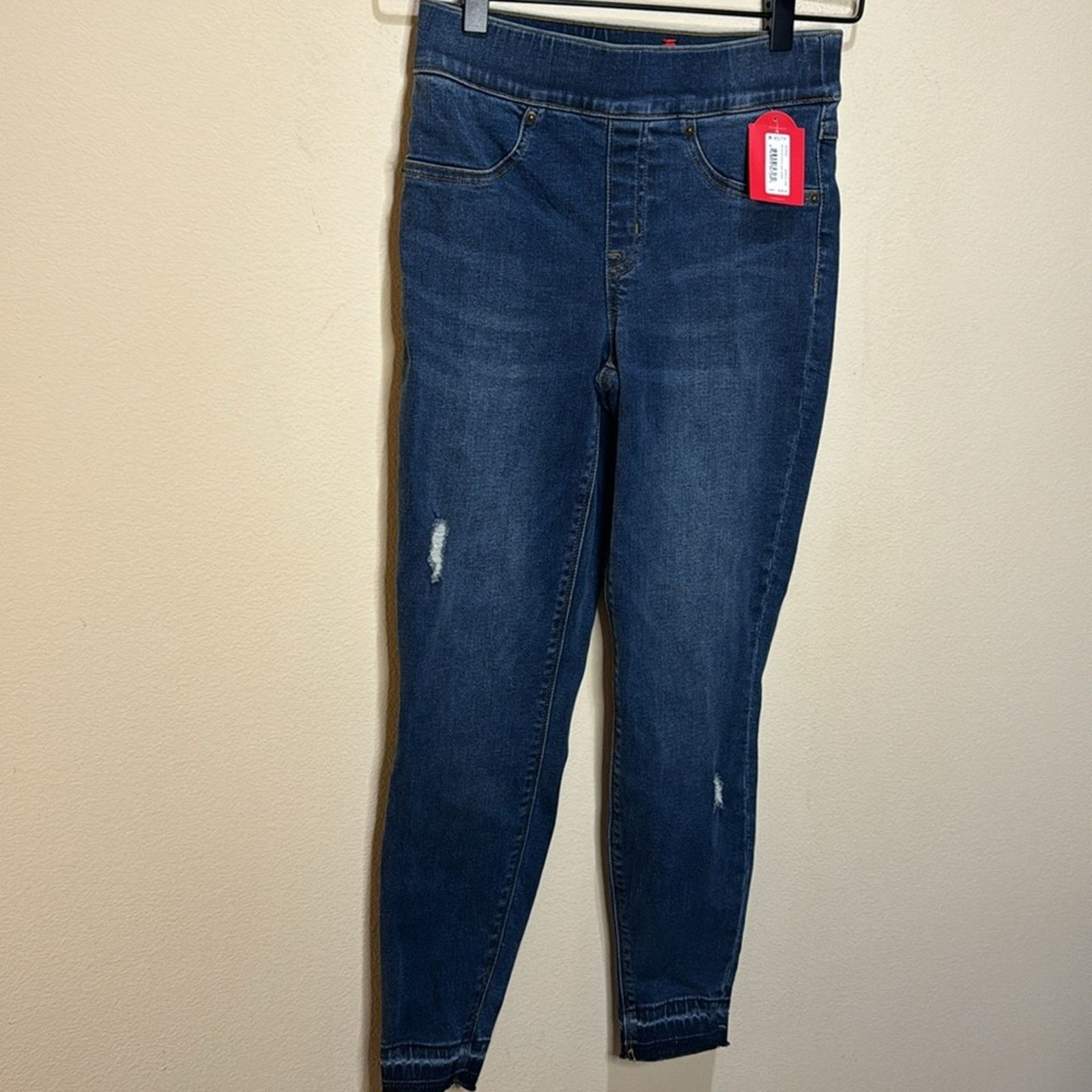 Spanx SPANX Distressed Ankle Skinny Jeans in Medium Wash Size XSP Size 24" / US 00 / IT 34 - 5 Thumbnail