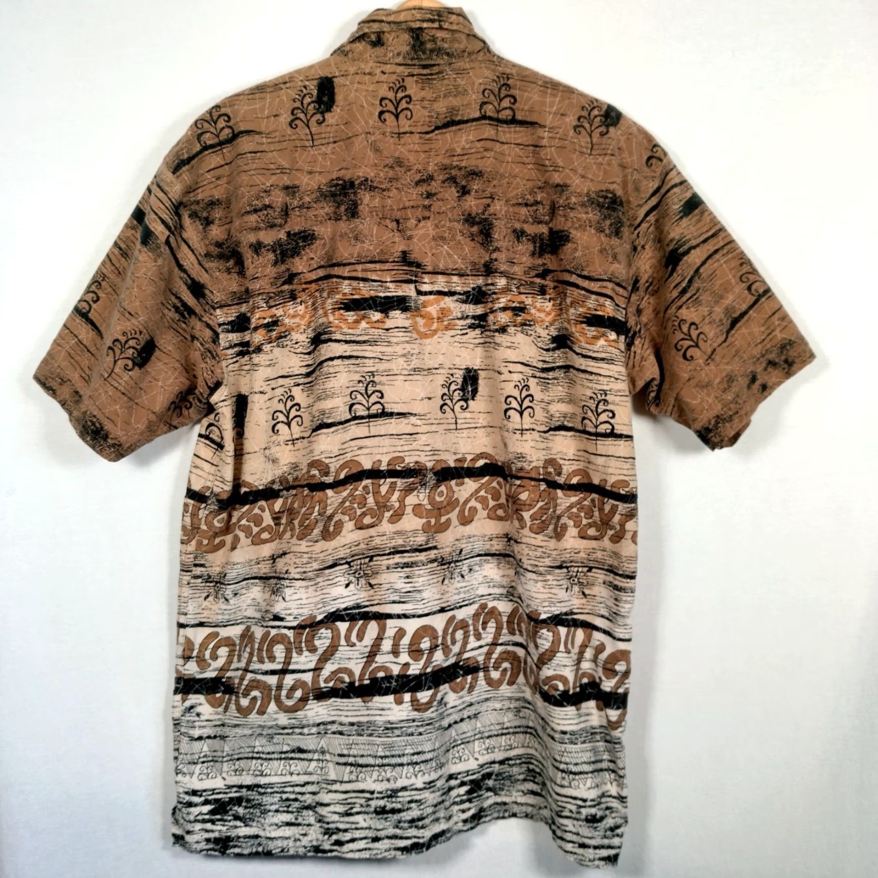 Vintage VINTAGE No Boundaries Men Large Casual Short Sleeve Shirt Cotton Brown Graphic Print Surf Grunge Y2K Size US L / EU 52-54 / 3 - 2 Thumbnail