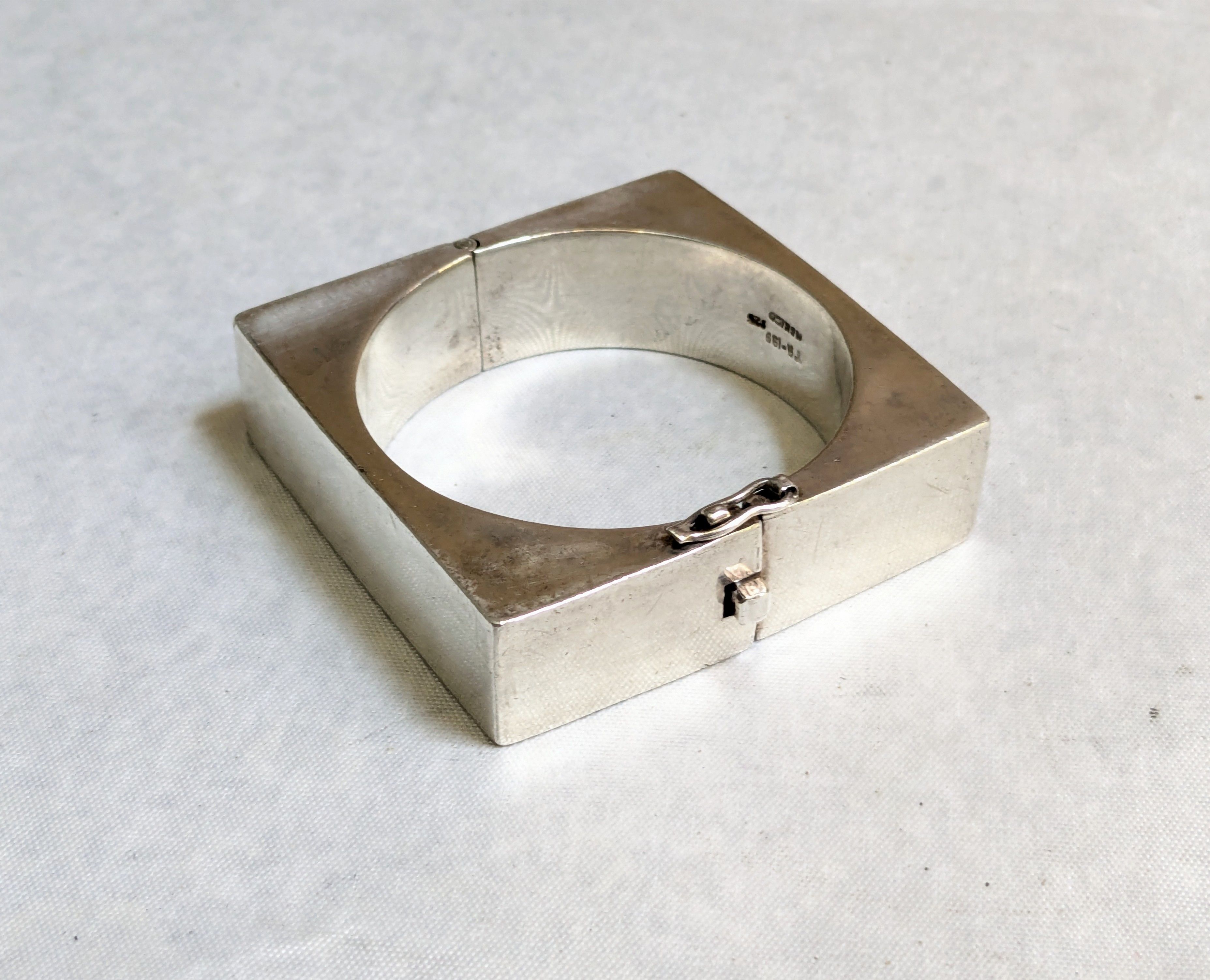 Jewelry Vintage Taxco Sterling Silver Bracelet Square Hollow Bangle Size ONE SIZE - 1 Thumbnail
