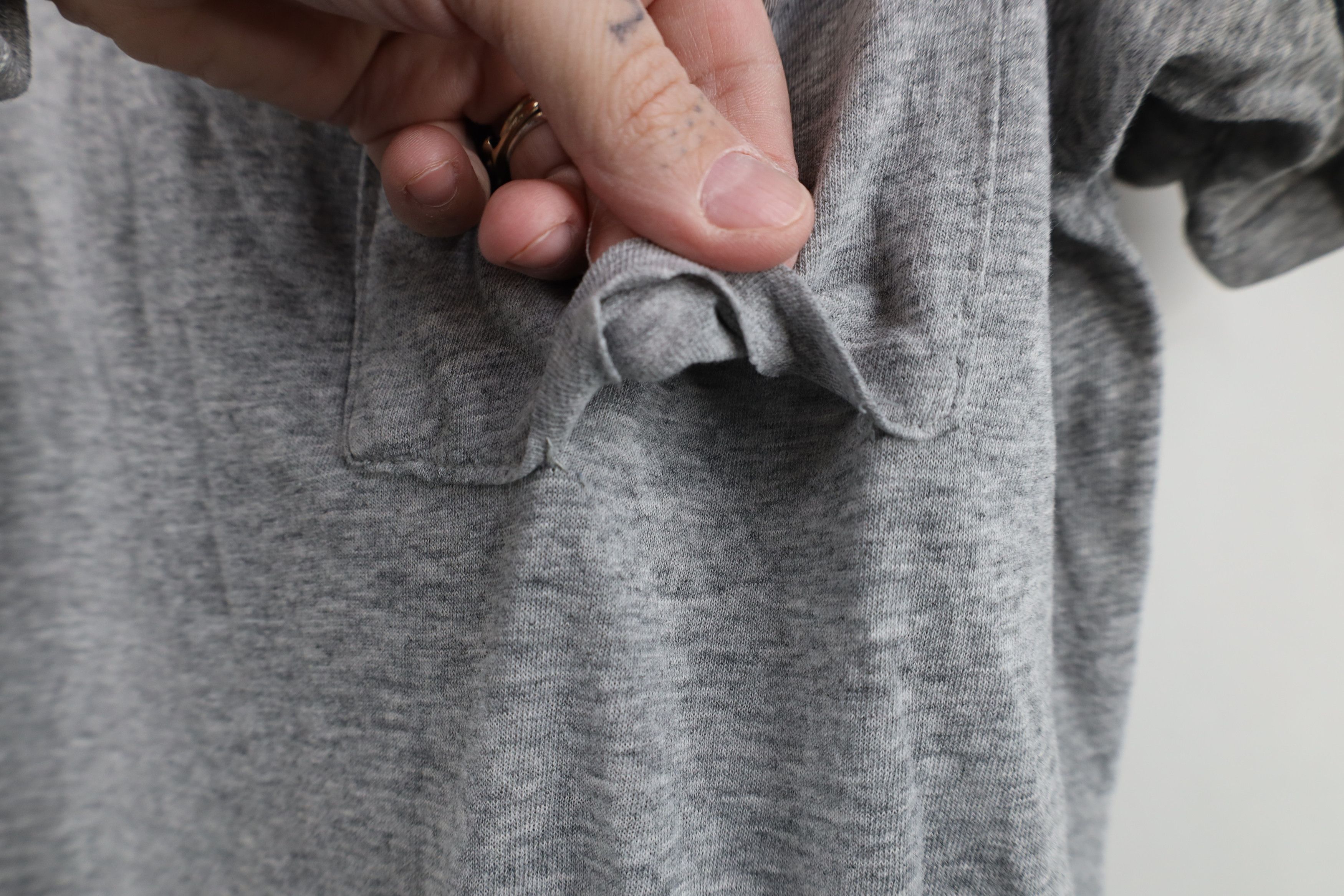 Vintage Vintage 90s Y2K Streetwear Thin Pocket T-Shirt Heather Gray Size US L / EU 52-54 / 3 - 6 Thumbnail
