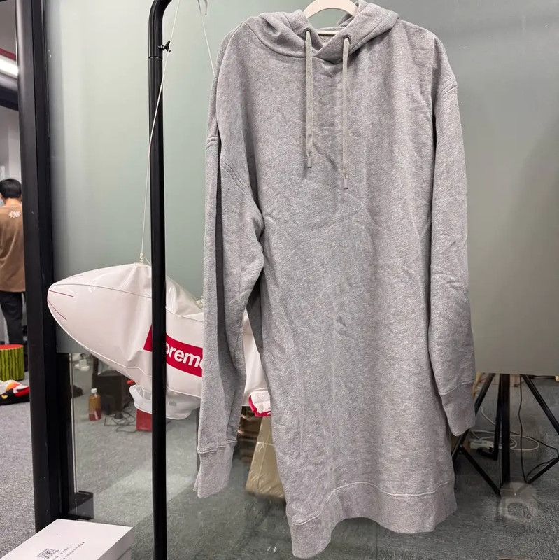 Maison Margiela Maison Margiela Gray Pullover Hoodie for Women 0089 Size M / US 6-8 / IT 42-44 - 1 Thumbnail