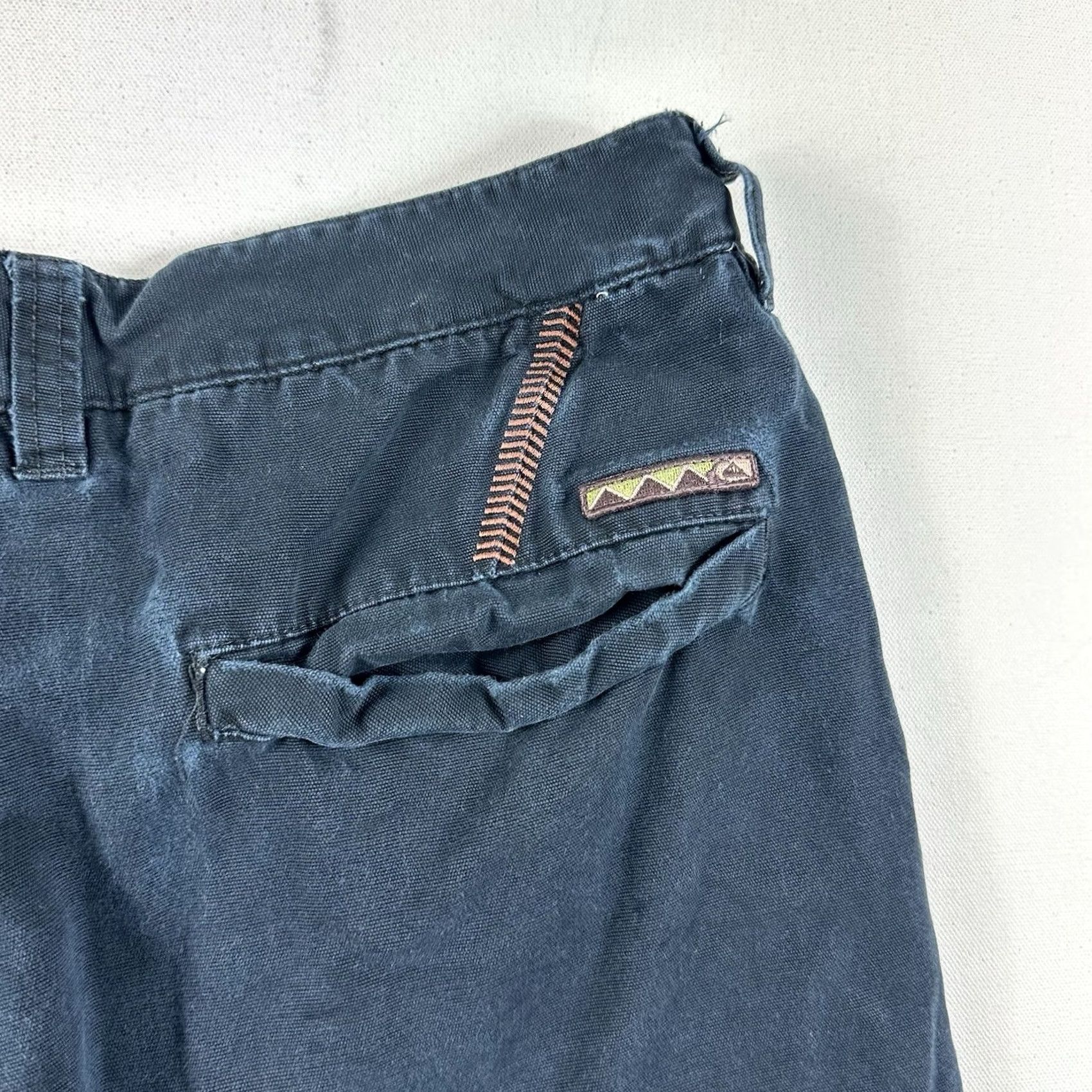 Vintage VINTAGE Quiksilver Chino Shorts Mens 36 Navy Blue Beach Surf Skateboard Denim Size US 36 / EU 52 - 4 Thumbnail