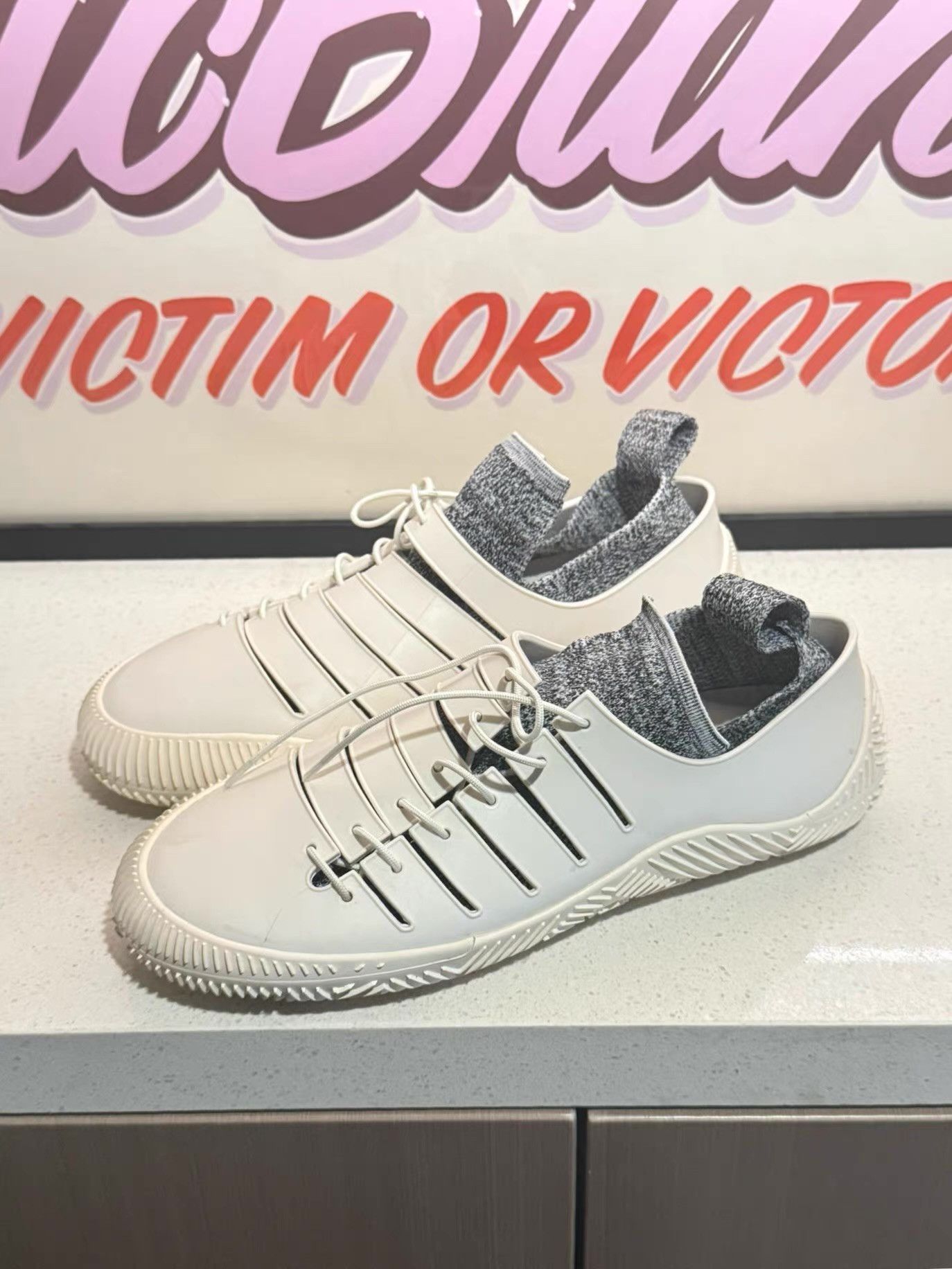 Bottega Veneta Bottega Veneta Climber rubber lace-up running sneakers Ｑ20 Size US 8 / EU 41 - 1 Thumbnail
