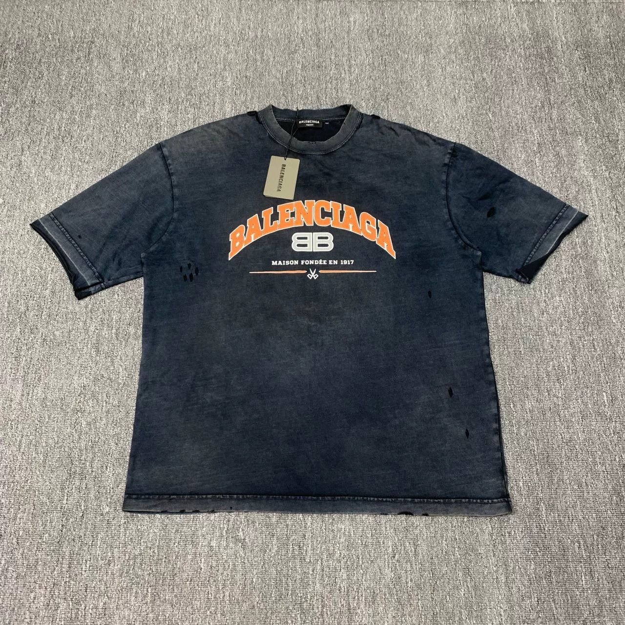 Balenciaga Balenciaga Vintage BB Logo T-Shirt Size US M / EU 48-50 / 2 - 1 Thumbnail