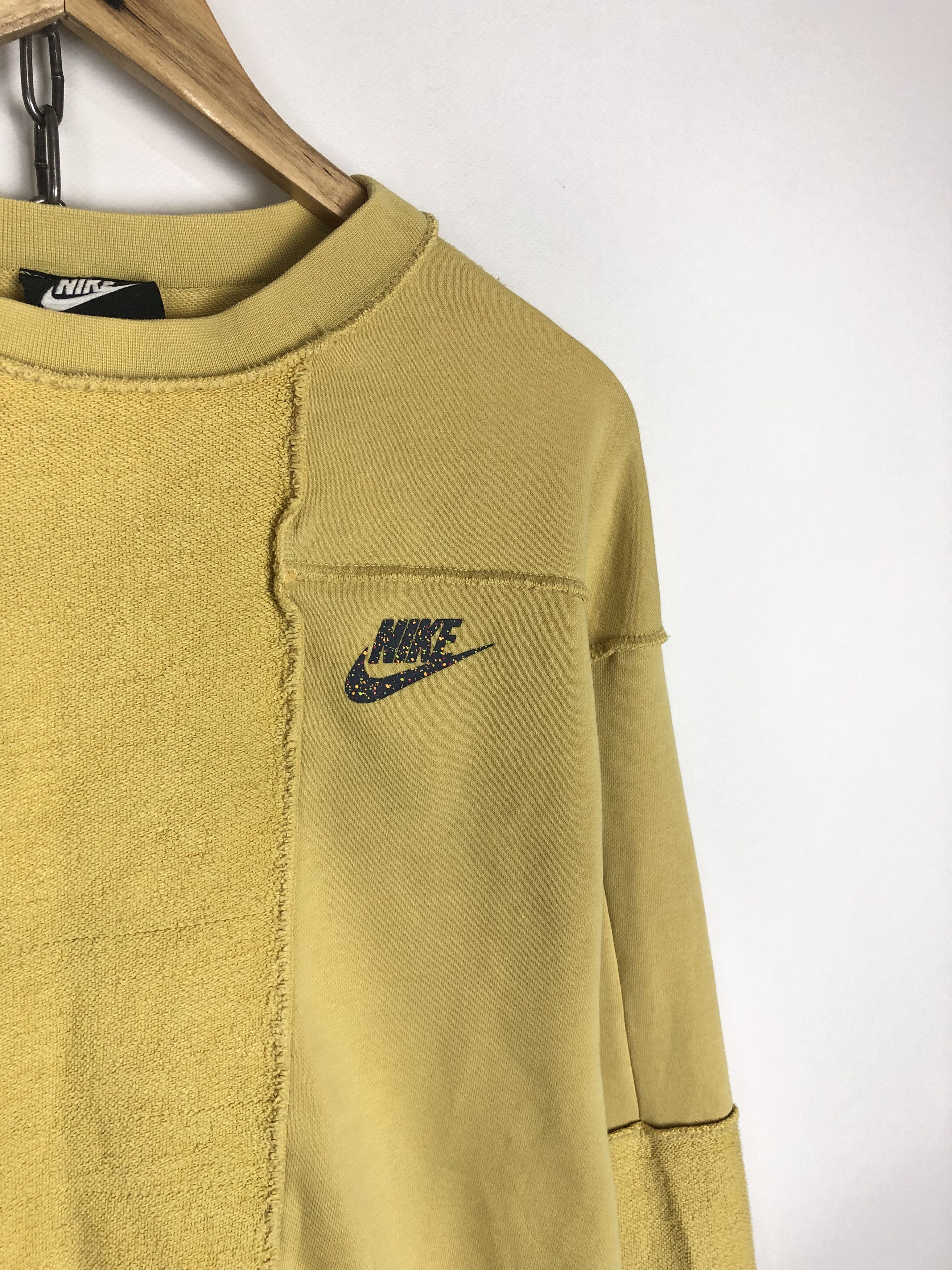 Nike Nike Assymetric Sweatshirt Crewneck Spellout Yellow size S Size US S / EU 44-46 / 1 - 4 Thumbnail