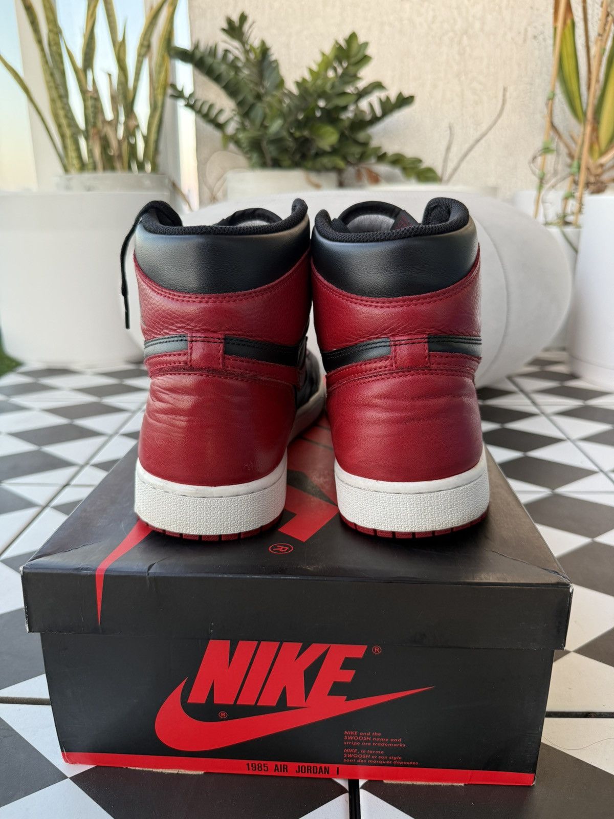 Jordan Brand Air Jordan 1 Retro High OG 'Banned' 2016 Size US 12.5 / EU 45-46 - 4 Thumbnail