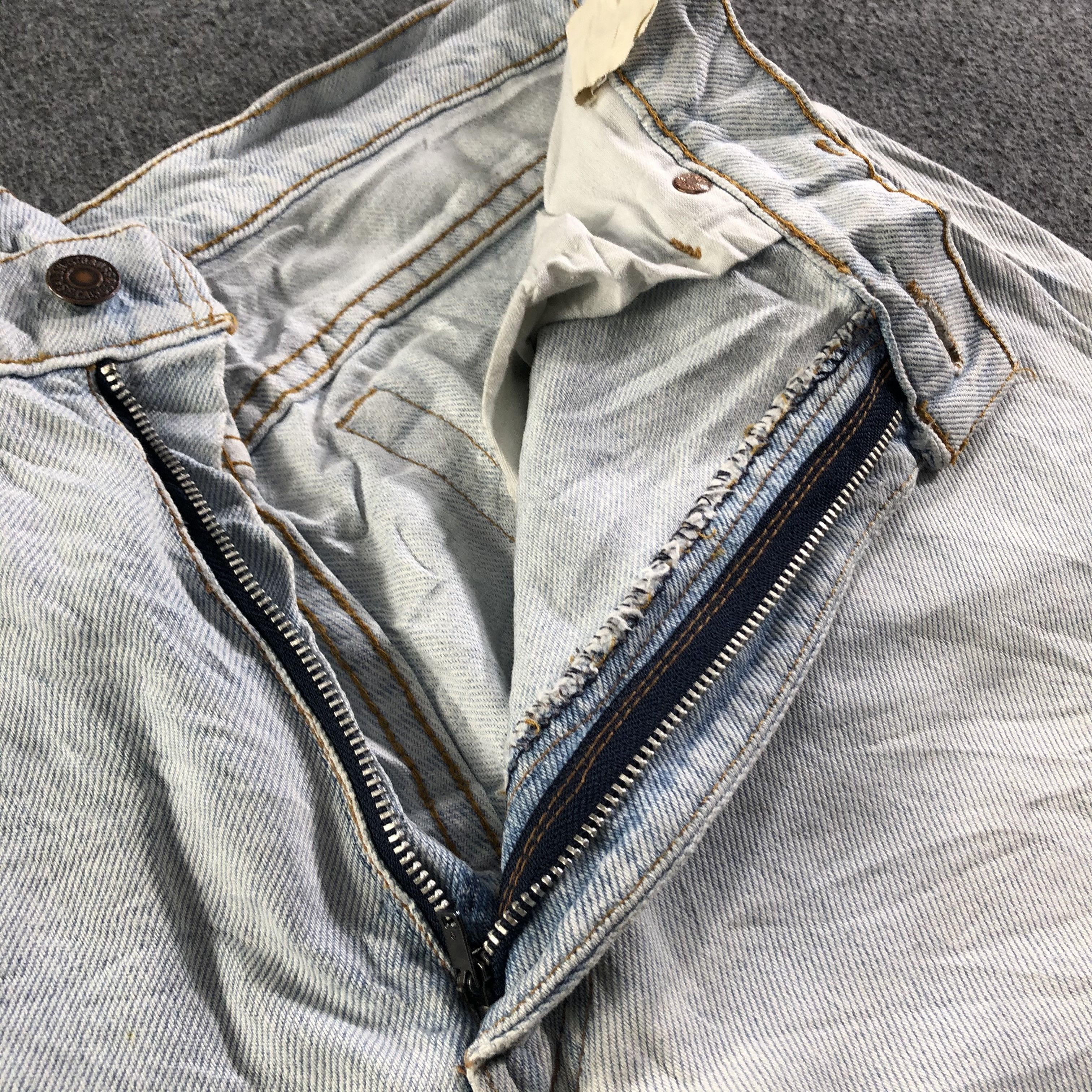Levi's 90s Vintage Light Wash Levis 510 Jeans-J3966 Size US 32 / EU 48 - 8 Thumbnail