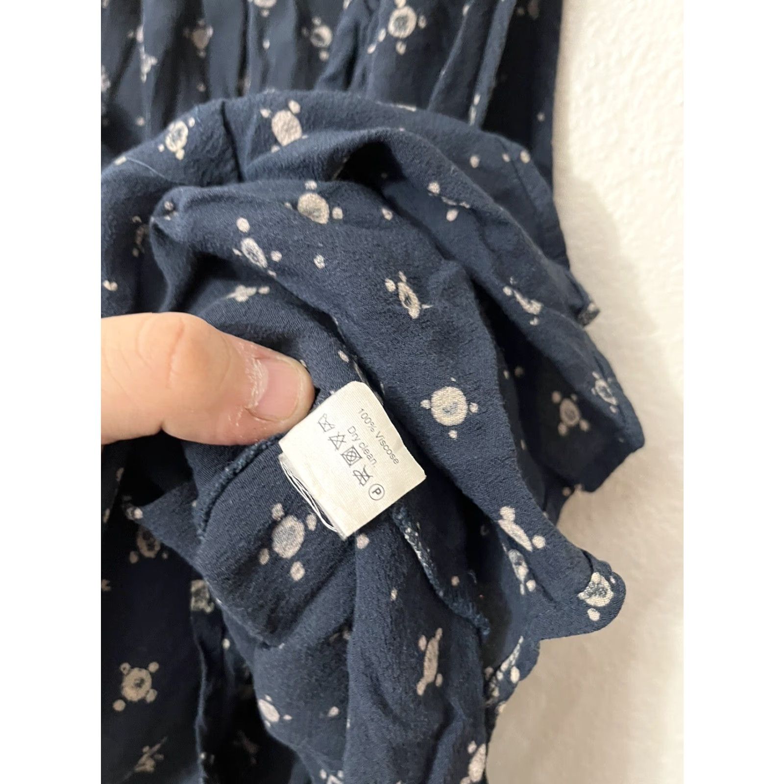 Madewell Madewell Memory Tank All Over Print Navy Blouse XS Geometric Chambray 100% Viscose Short Sleeve Round Neck Casual Women Blouse G1562 Size XS / US 0-2 / IT 36-38 - 4 Thumbnail