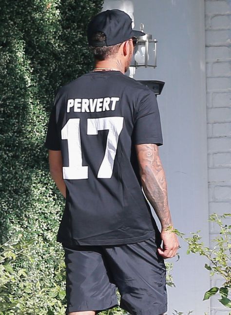 Givenchy Black Pervert 17 T-Shirt Size M / US 6-8 / IT 42-44 - 6 Thumbnail