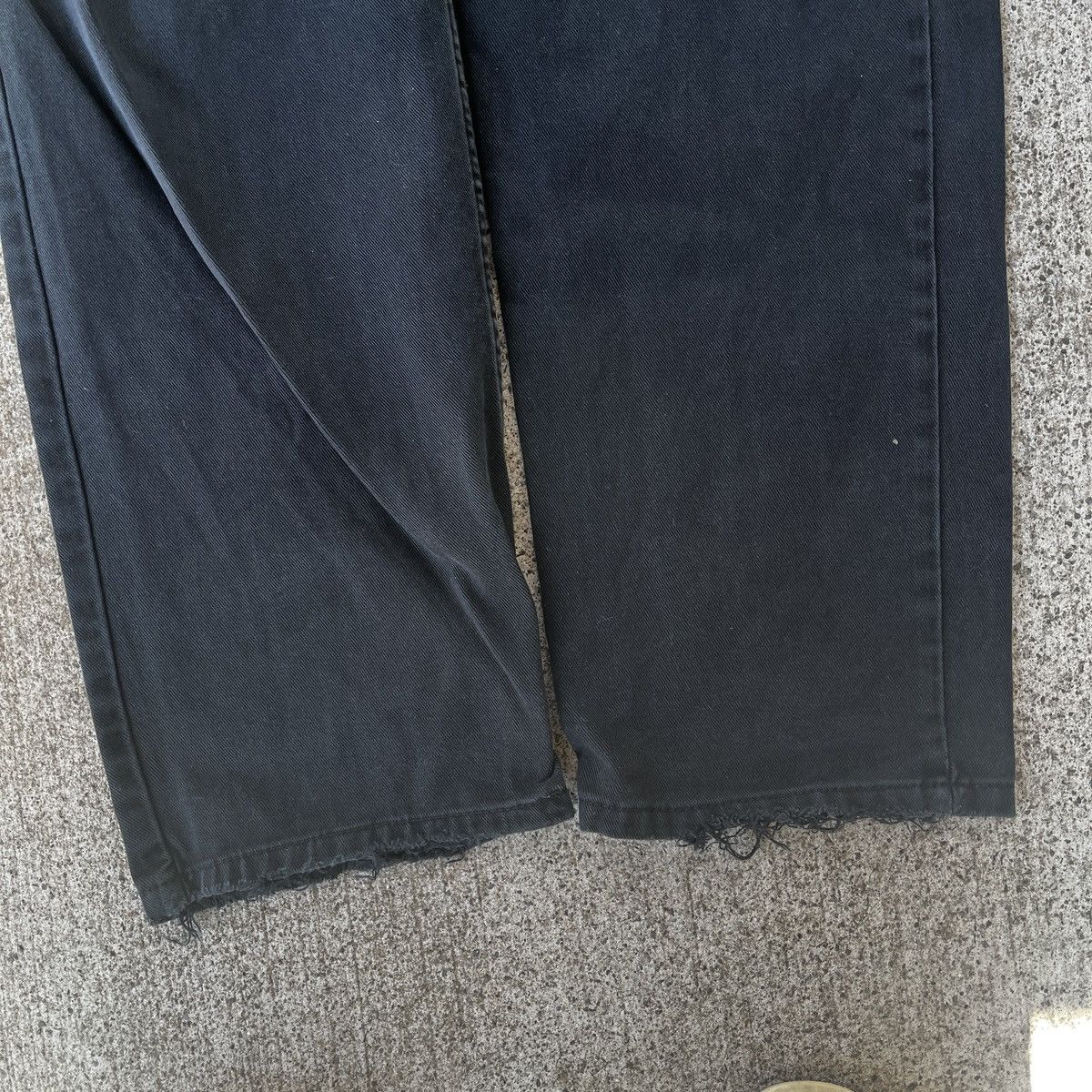 Vintage Vintage Black Easy Fit Distressed Denim Jeans 36x32 Size US 36 / EU 52 - 2 Thumbnail