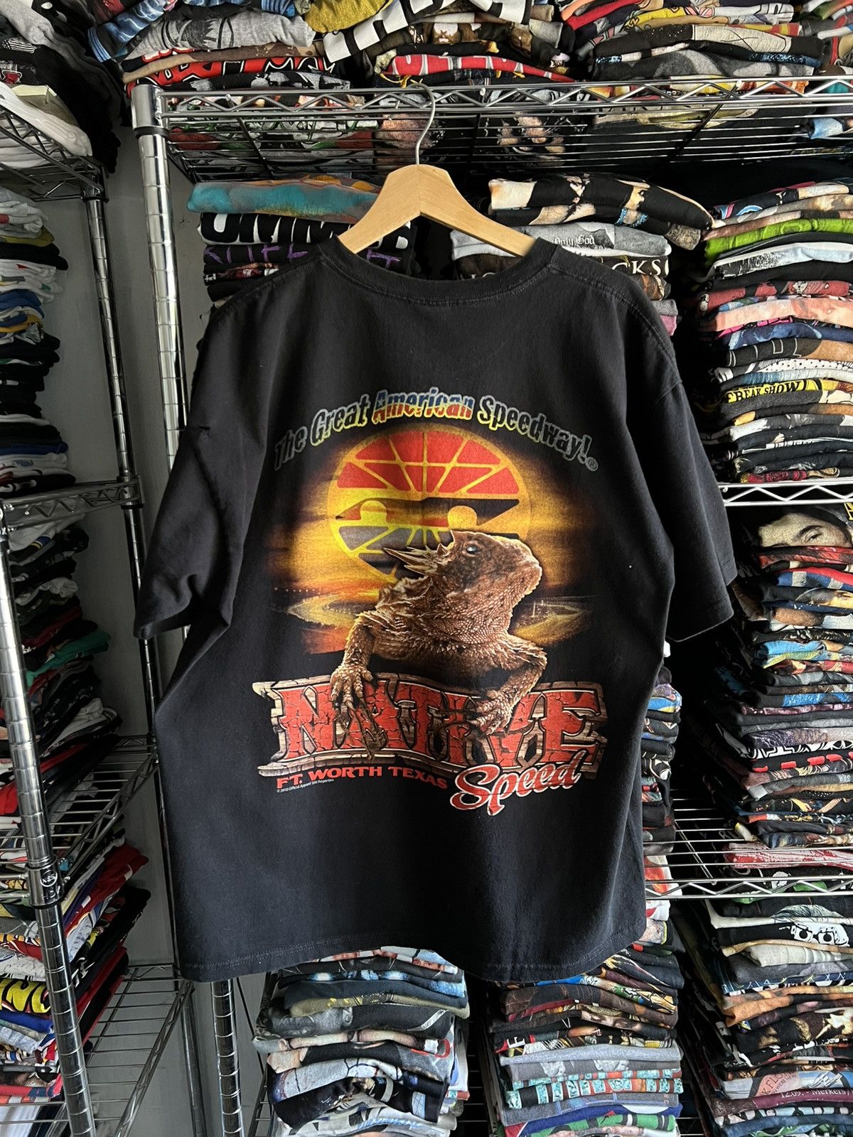 Chase Authentics 2000s NASCAR Texas Speedway Native Lizard Tee Size US XL / EU 56 / 4 - 1 Thumbnail
