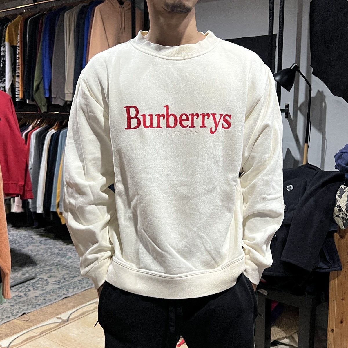 Burberry VINTAGE‼️Burberrys Of London Spell Out Embroidery Sweatshirt Size US M / EU 48-50 / 2 - 1 Thumbnail