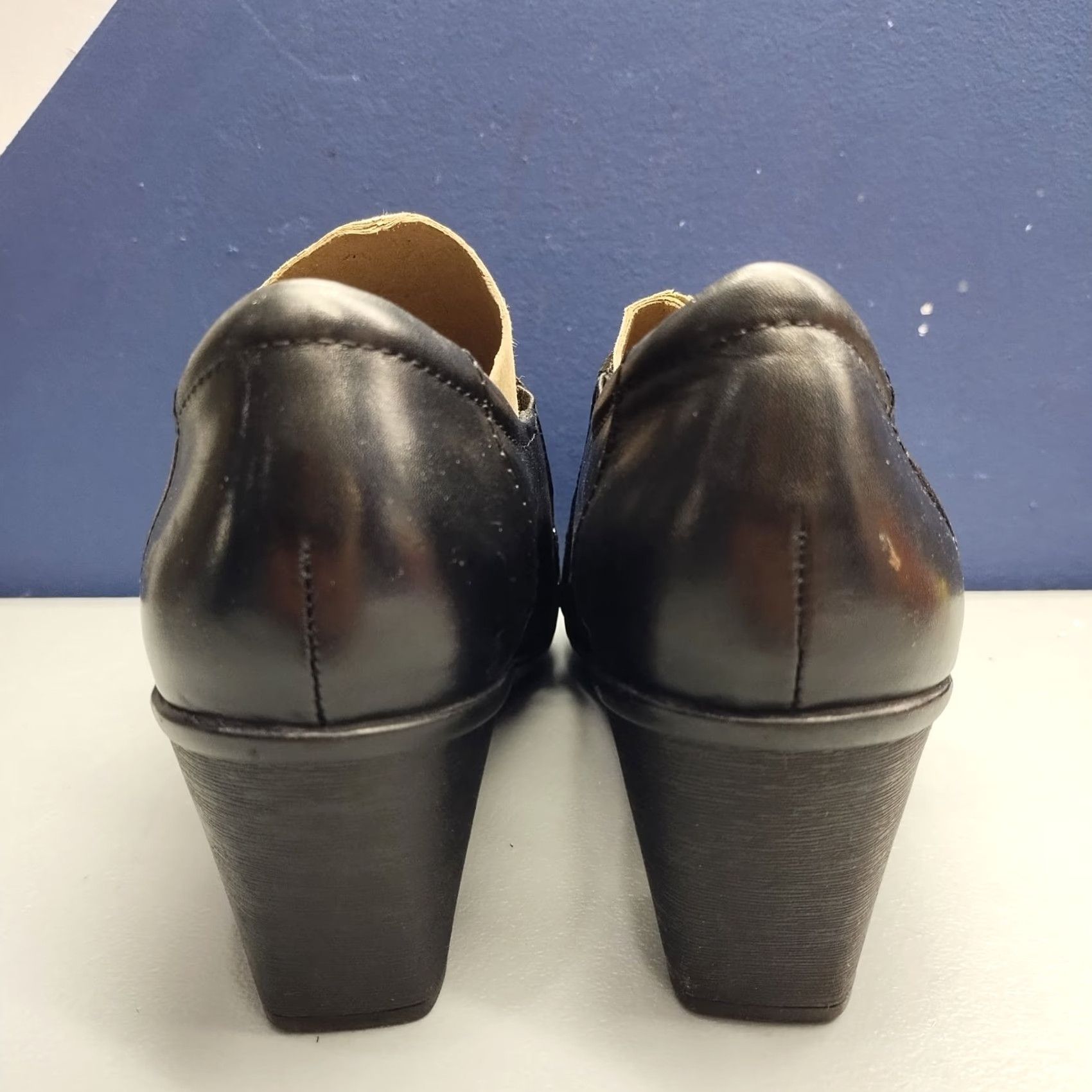 Vintage Earth Origins McLean Bootie Womens Size 7 Black Upper Leather Block Heel Slip On Boots Size US 7 / IT 37 - 3 Thumbnail
