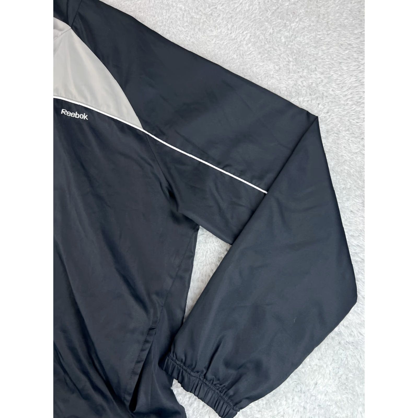 Reebok VINTAGE REEBOK Jacket Shirt Mens L Gray Black Windbreaker Full Zip Pockets Poly Shell Athletic Size US L / EU 52-54 / 3 - 4 Thumbnail
