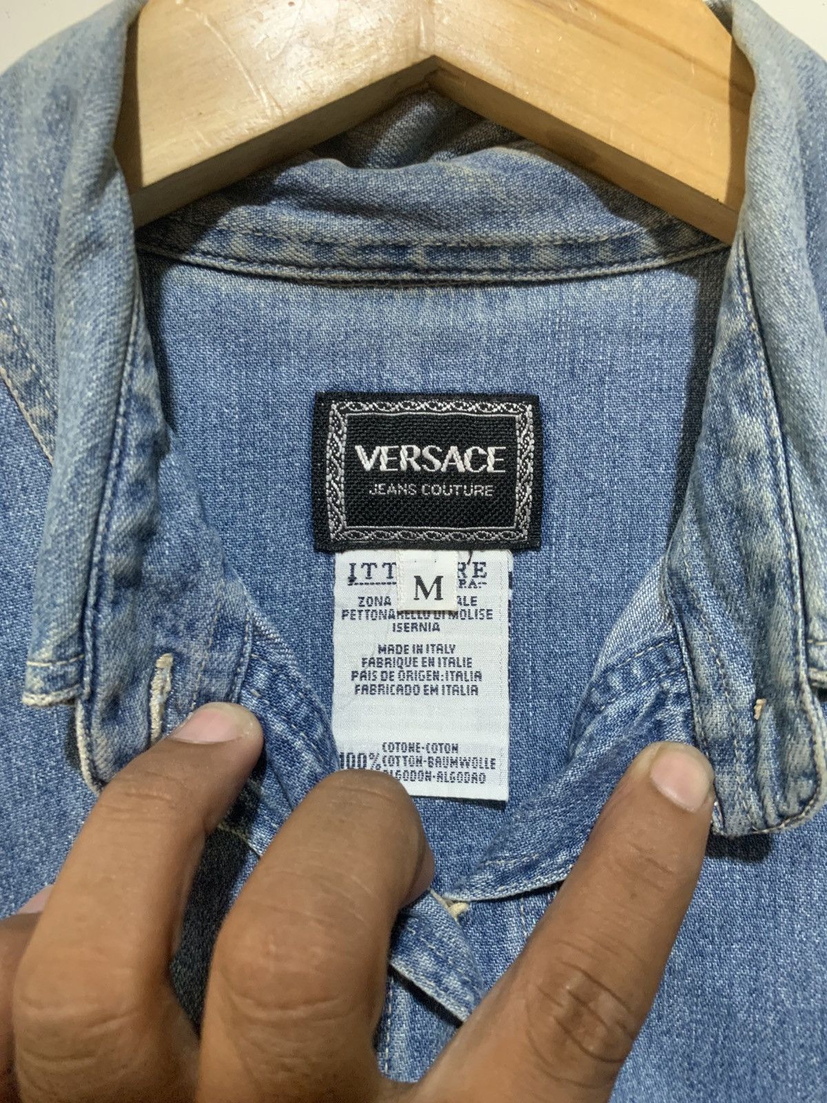 Versace Vintage 90s Istante Versace Denim Shirt w Istante Buttons Size US M / EU 48-50 / 2 - 11 Thumbnail