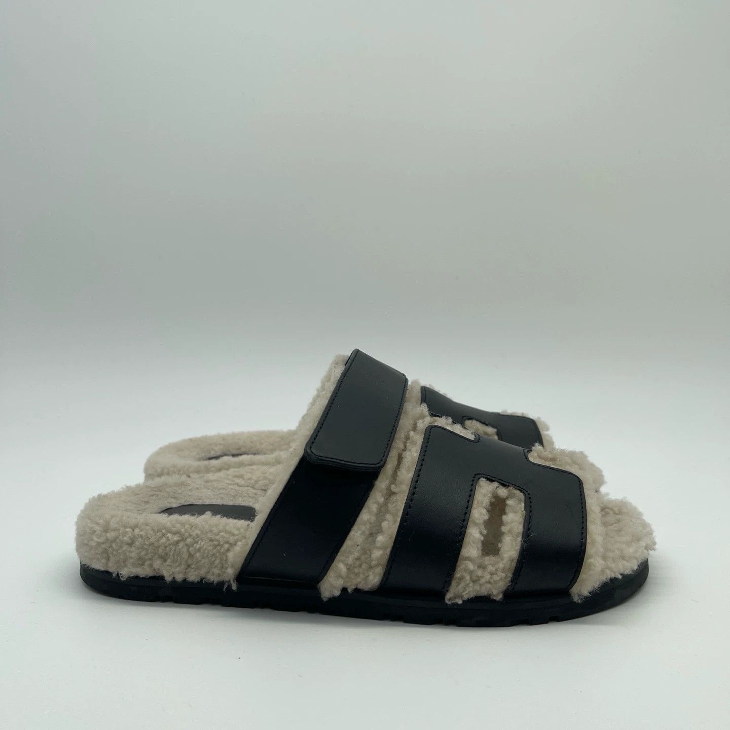 Hermes Hermes Women's Oran Slippers 37 Pre-Owned Size US 6.5 / IT 36.5 - 1 Thumbnail