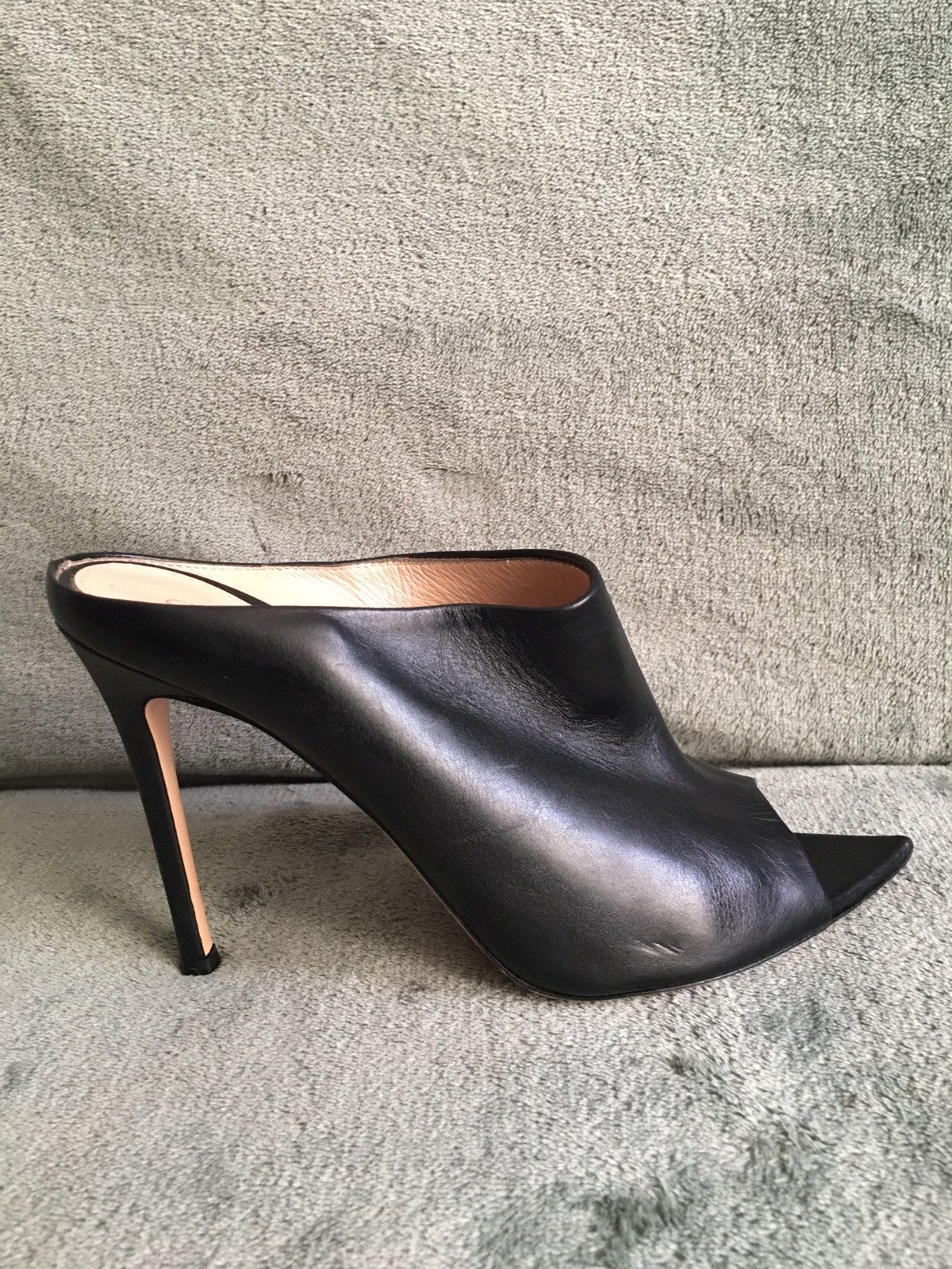 Gianvito Rossi Gianvito Rossi Nova Leather Mules Heels Shoe EU 37.5 Size US 7.5 / IT 37.5 - 6 Thumbnail