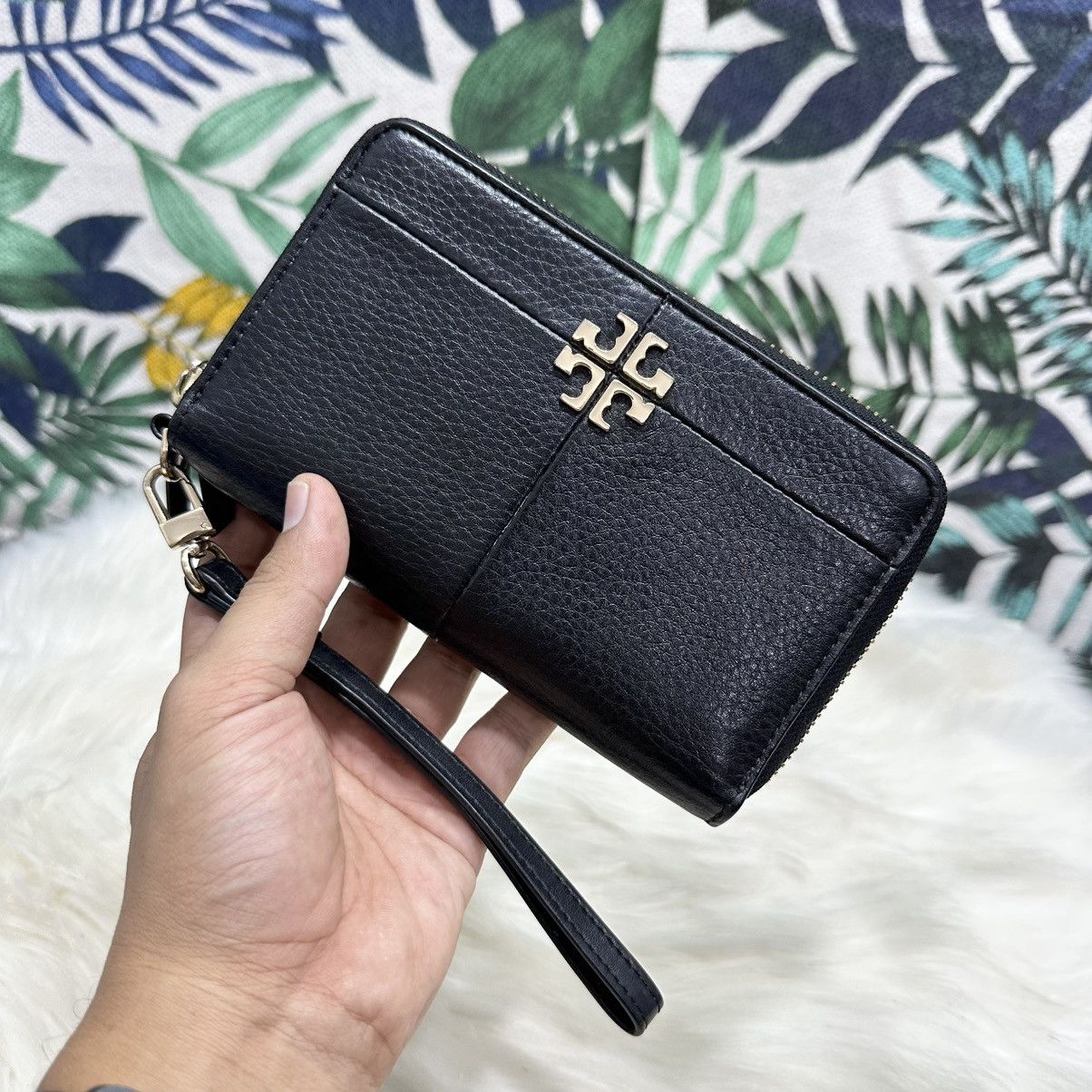 Tory Burch Authentic TORY BURCH Leather Purse Size ONE SIZE - 1 Thumbnail