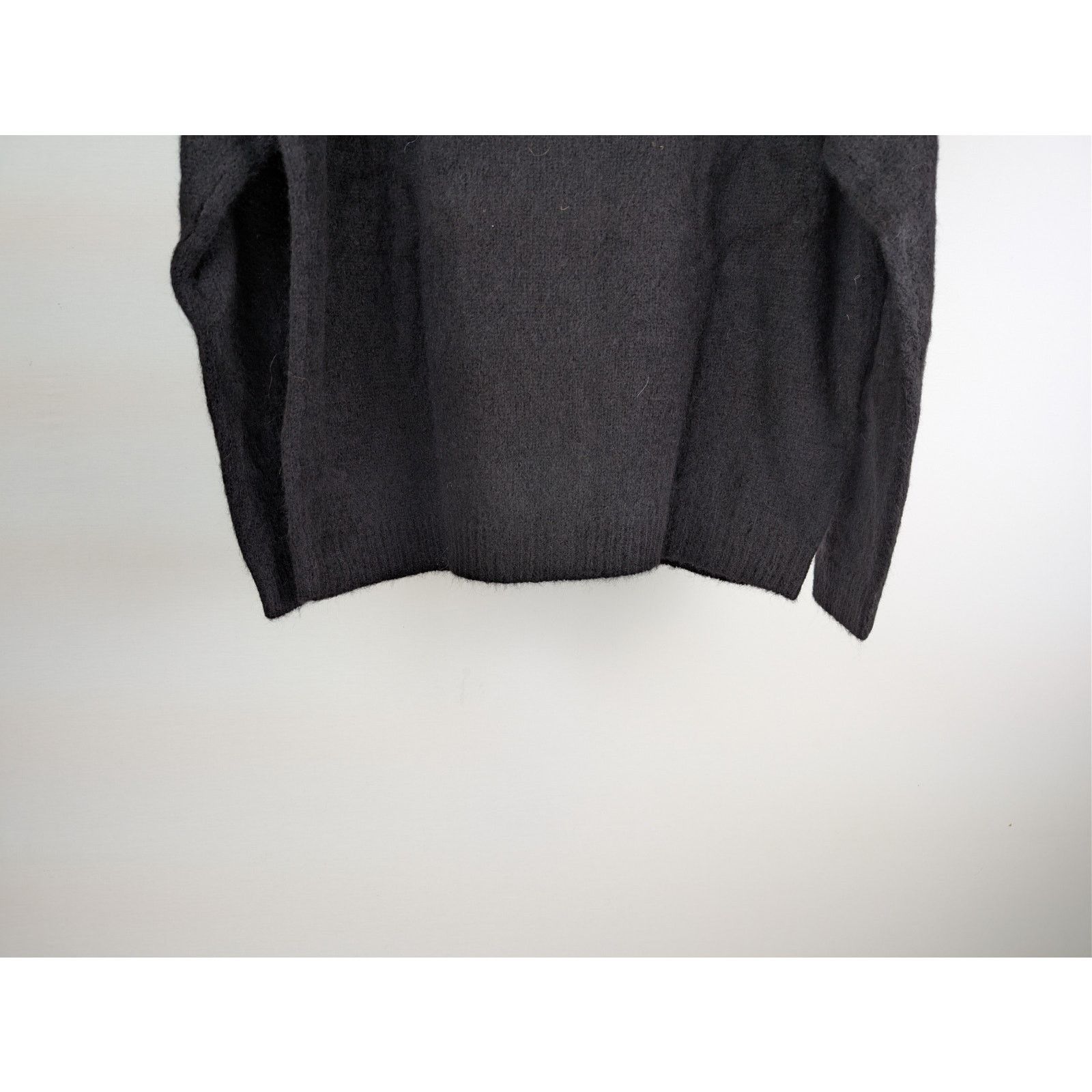 A.P.C. o1rshd1 Pull Tyler Crewneck Sweatshirt in Noir Size US M / EU 48-50 / 2 - 12 Thumbnail