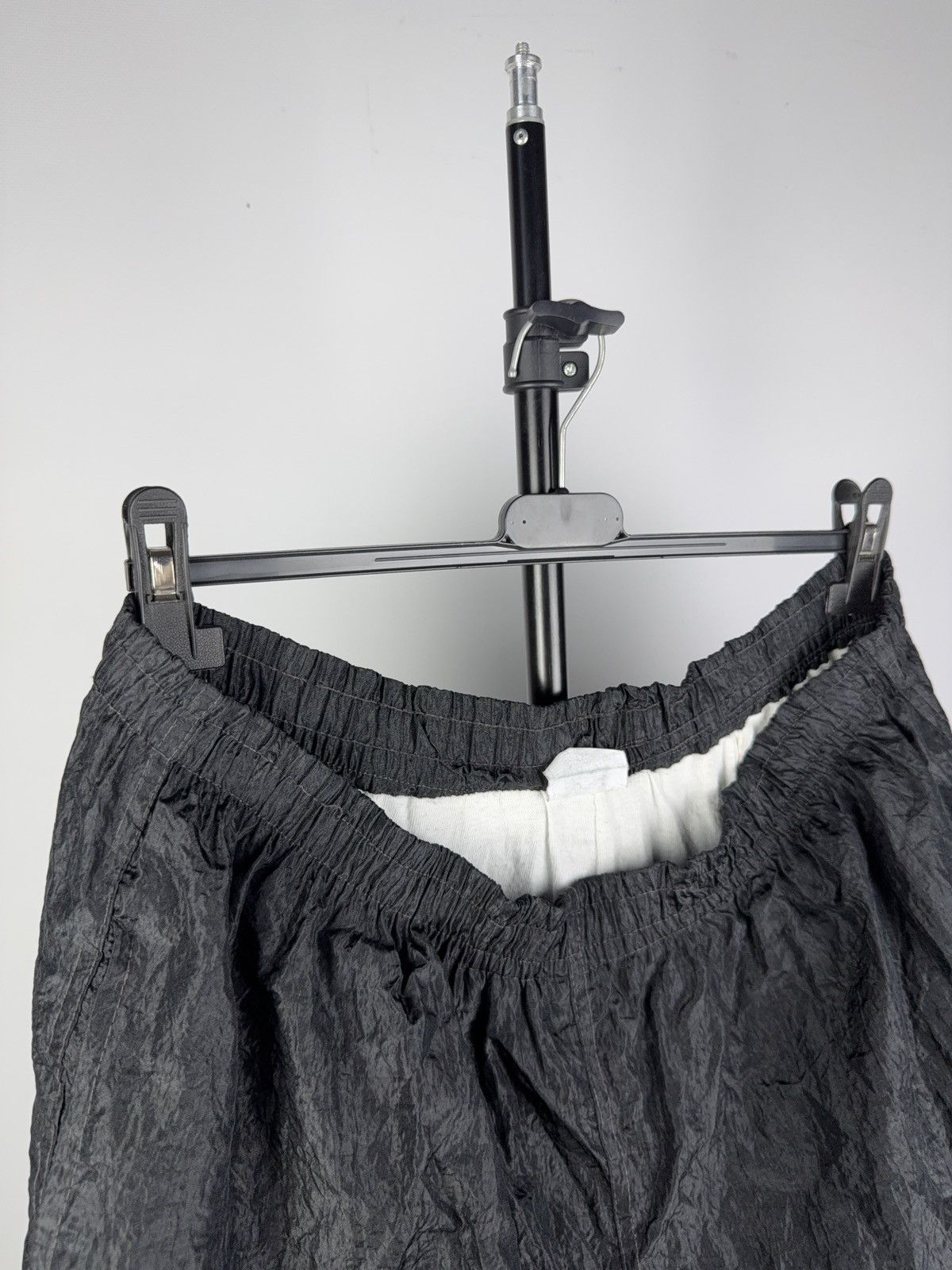 Sergio Tacchini Vintage Sergio Tacchini Crinkle Nylon Track Pants Y2K L Size US 36 / EU 52 - 12 Thumbnail