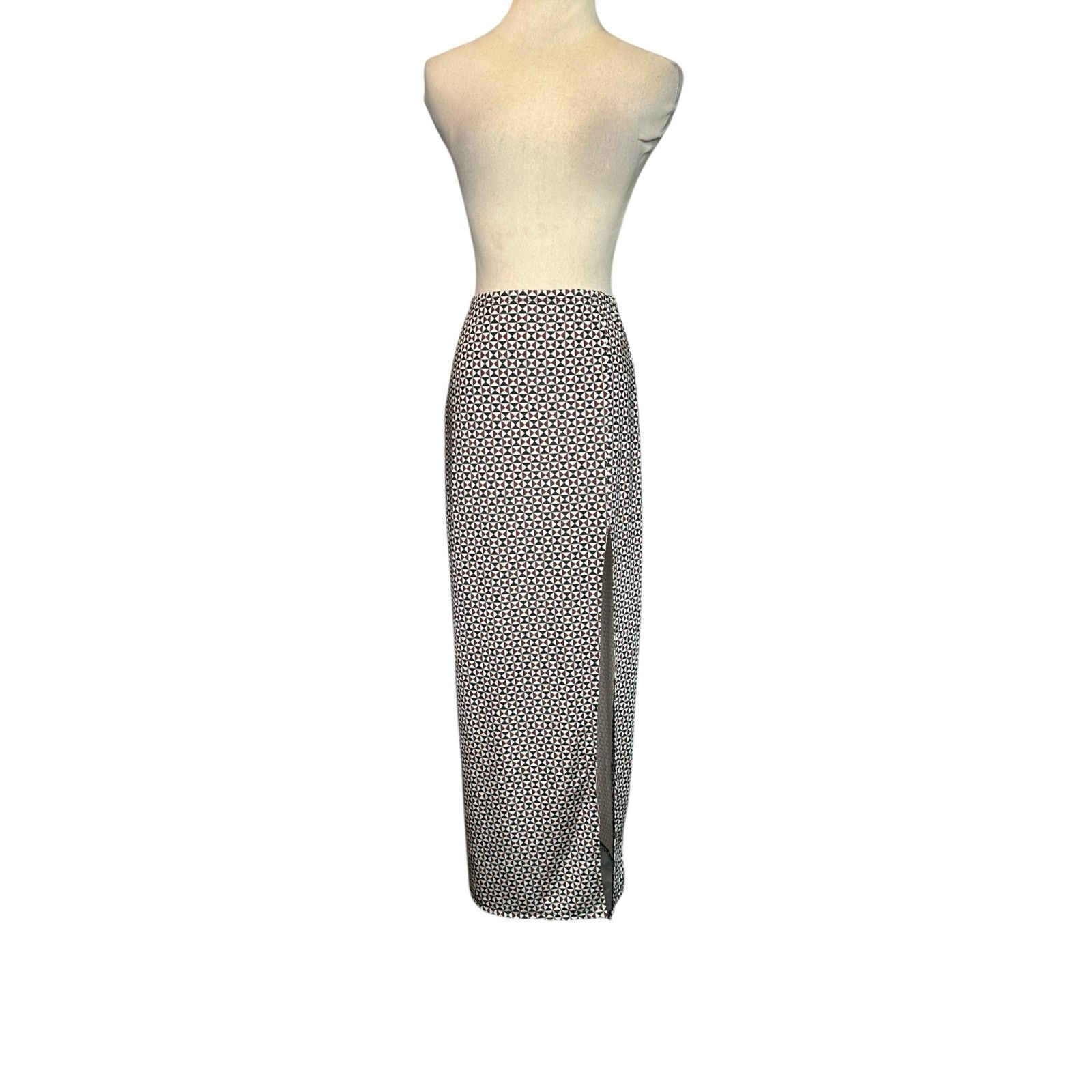 Urban Outfitters Urban Outfitters geometric print pull on maxi skirt size XS Size 28" / US 6 / IT 42 - 13 Thumbnail