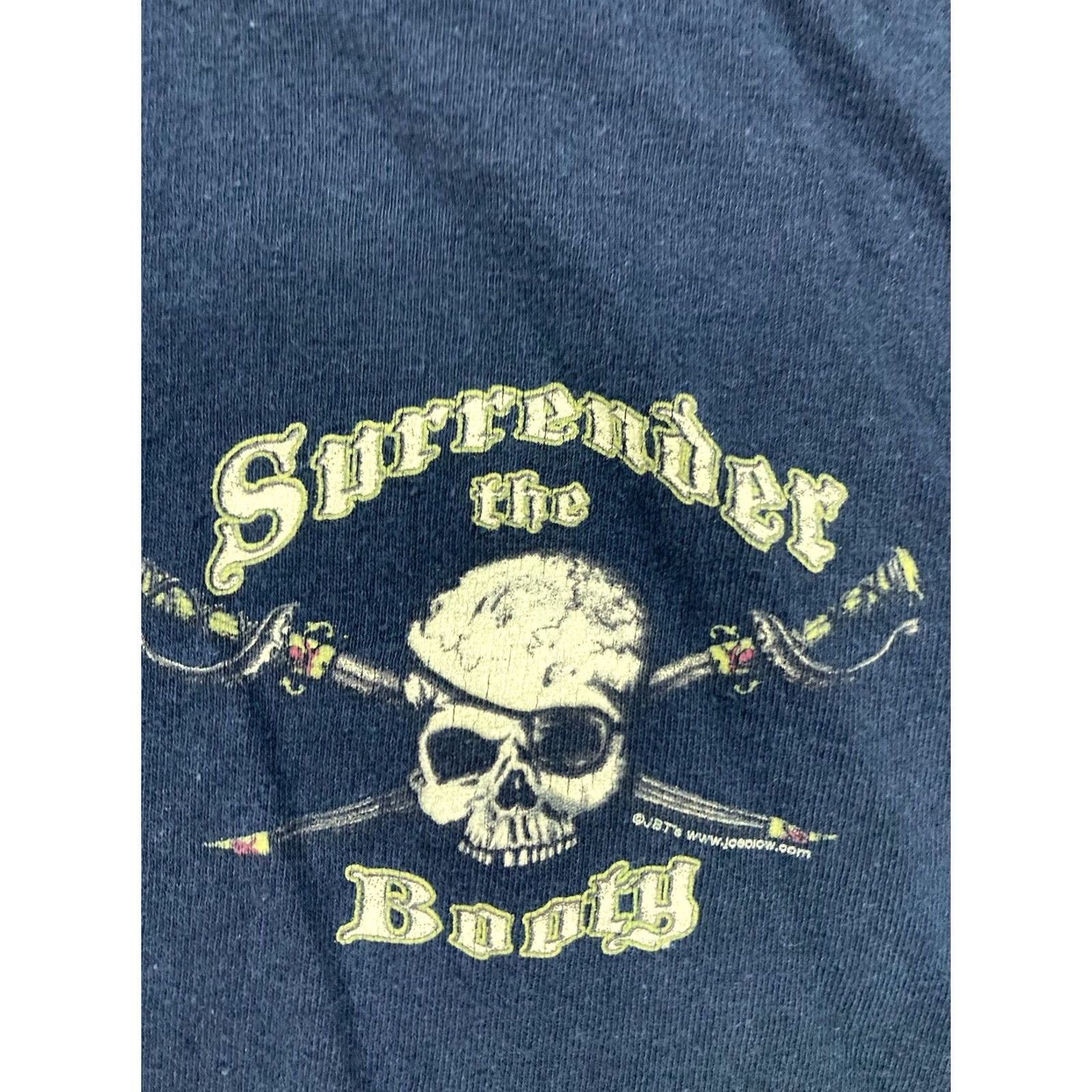 Gildan Gildan Surrender The Booty T-Shirt Men XL Black Skull Graphic Print Crew Neck Short Sleeve Shirt Size US XL / EU 56 / 4 - 4 Thumbnail