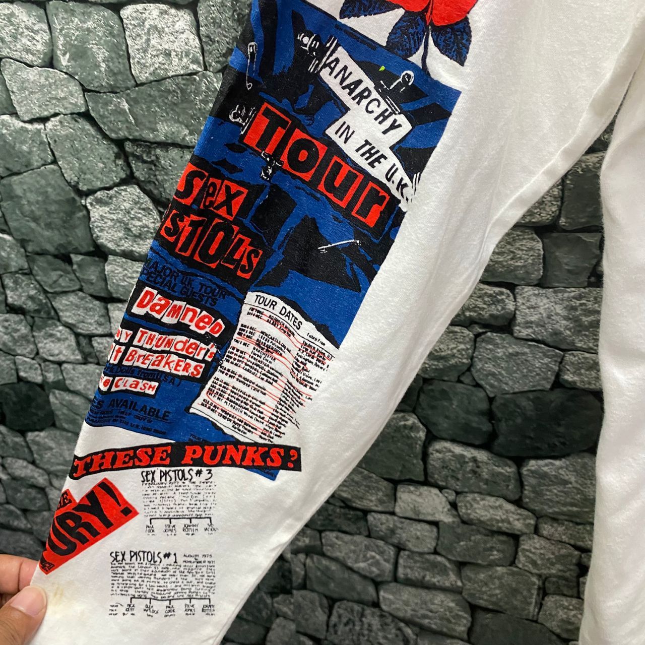 Band Tees 💥Rare💥Vintage 90s Sex Pistol Sid Vicius punk tshirt Size US L / EU 52-54 / 3 - 18 Thumbnail