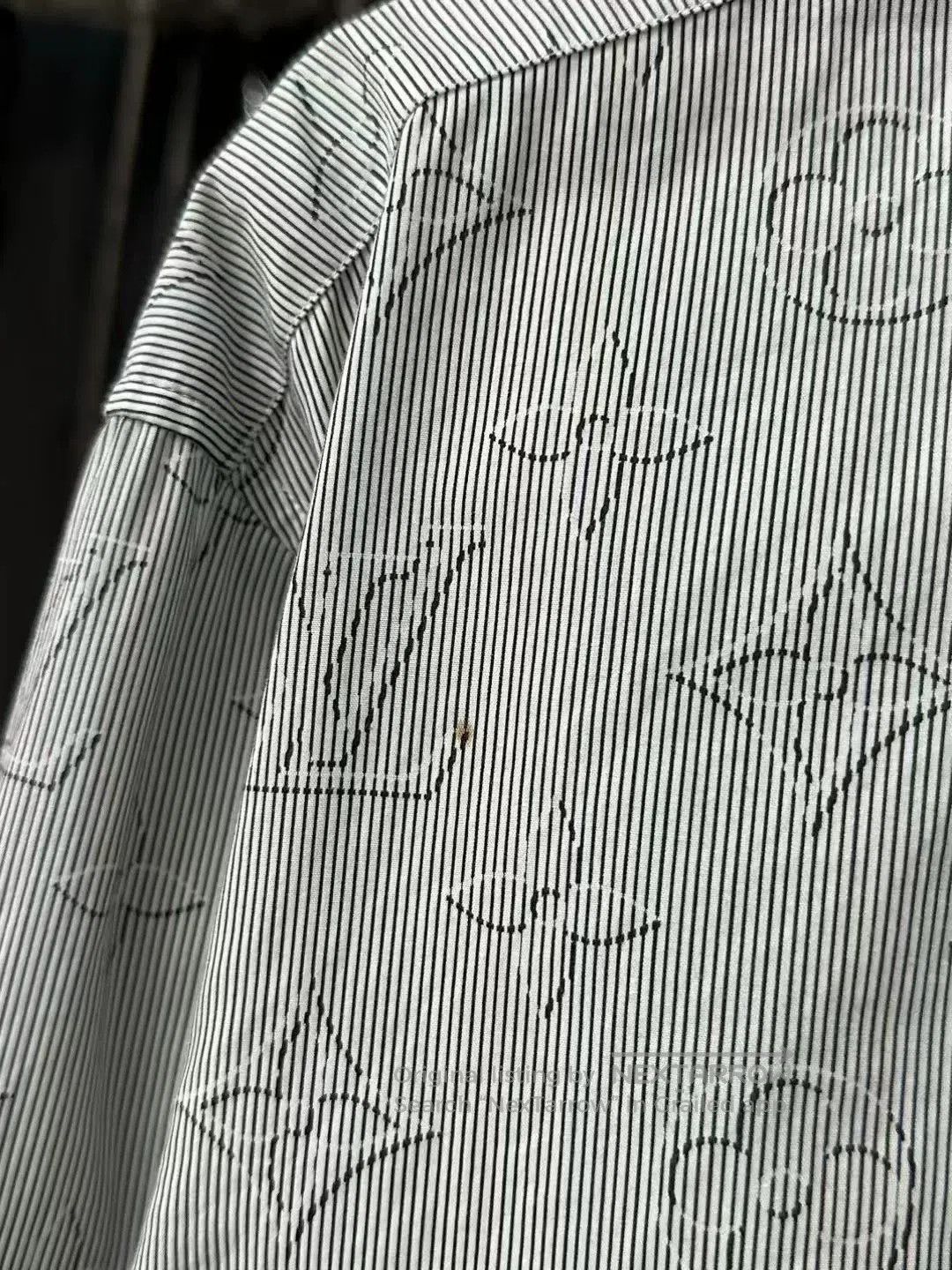 Louis Vuitton Louis Vuitton 3D Monogram Shirt. Size US M / EU 48-50 / 2 - 5 Thumbnail