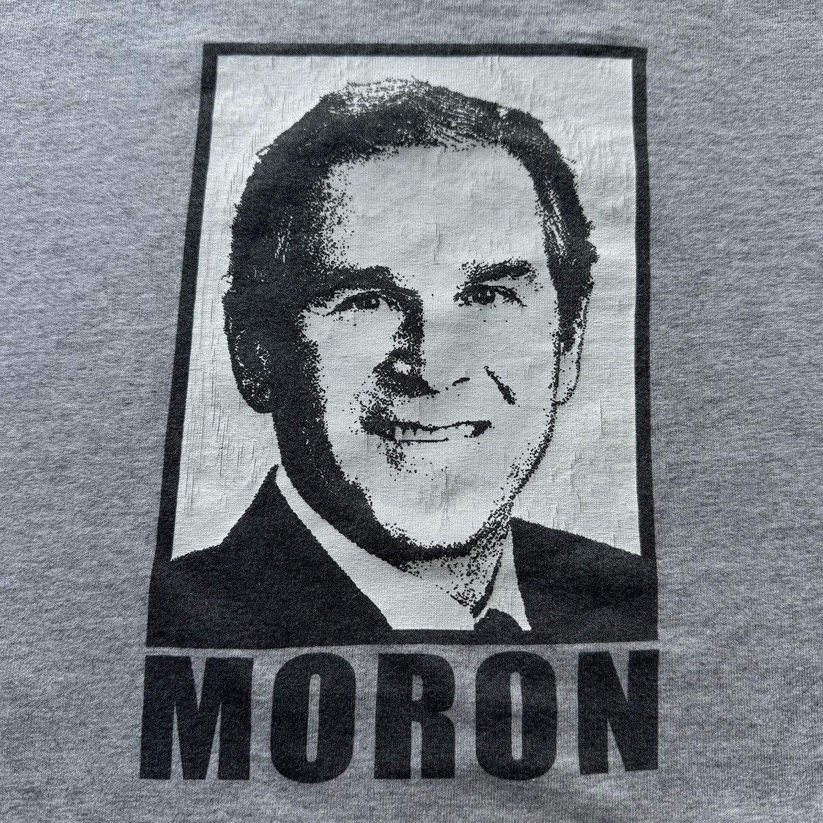 Vintage Moron George W Bush Dumb president politcal funny tee Y2K Size US M / EU 48-50 / 2 - 2 Thumbnail