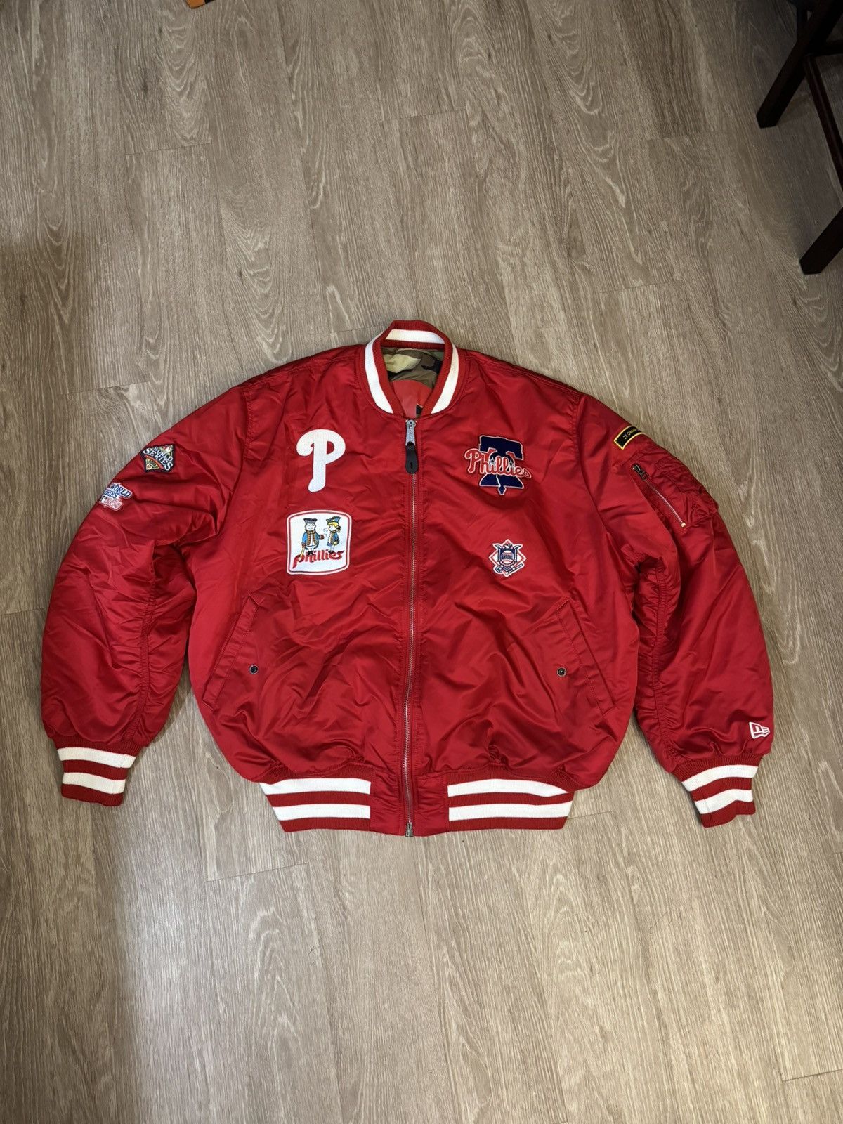 Alpha Industries × New Era Phillies New Era Alpha Industries Reverse Bomber Jacket Size US XL / EU 56 / 4 - 1 Thumbnail
