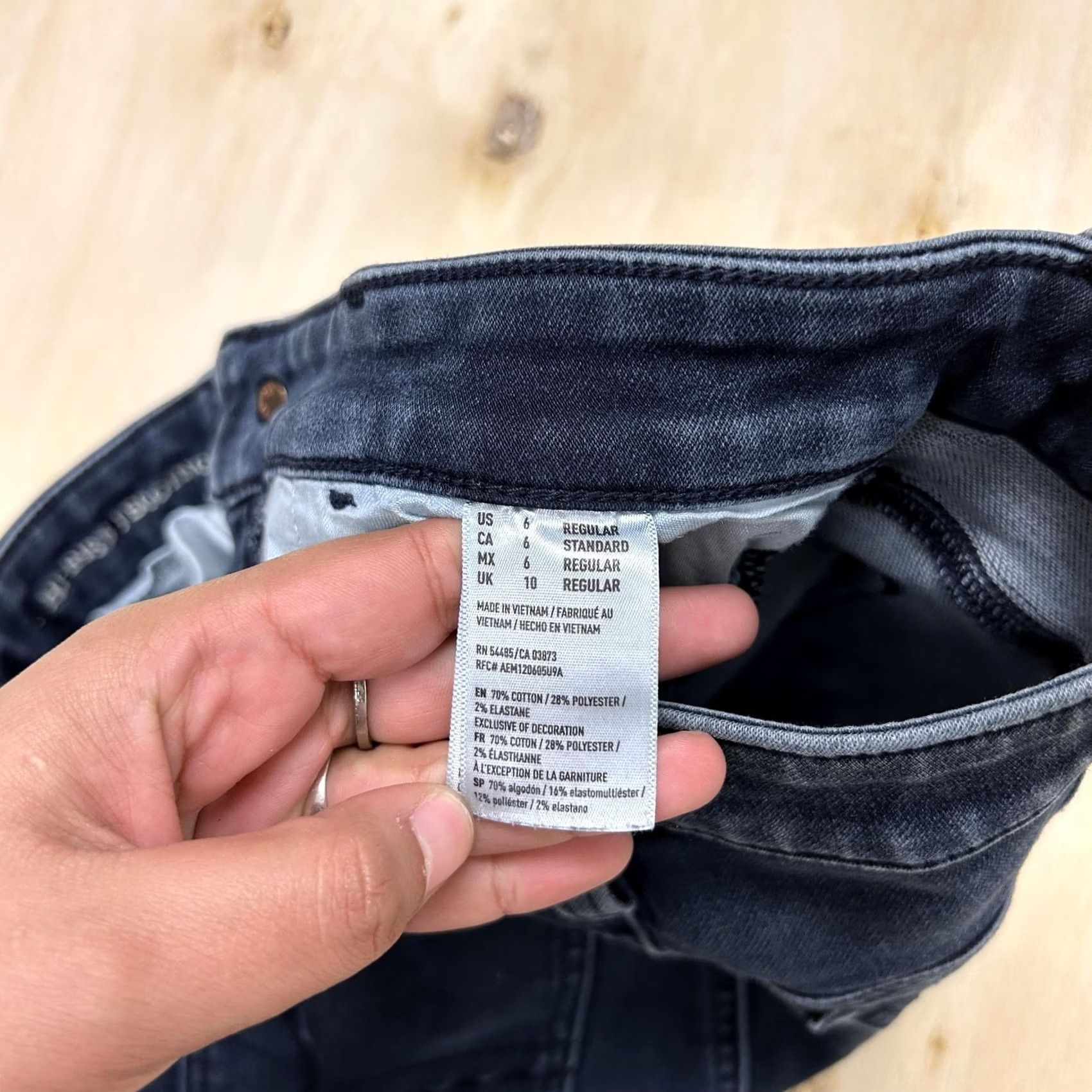 American Eagle Outfitters American Eagle Outfitters Skinny Jeans Womens 6 Dark Wash Blue Distressed Denim Jeans Women 6 Regular Slim Stretch Pockets Denim 5-Pocket Size 28" / US 6 / IT 42 - 3 Thumbnail