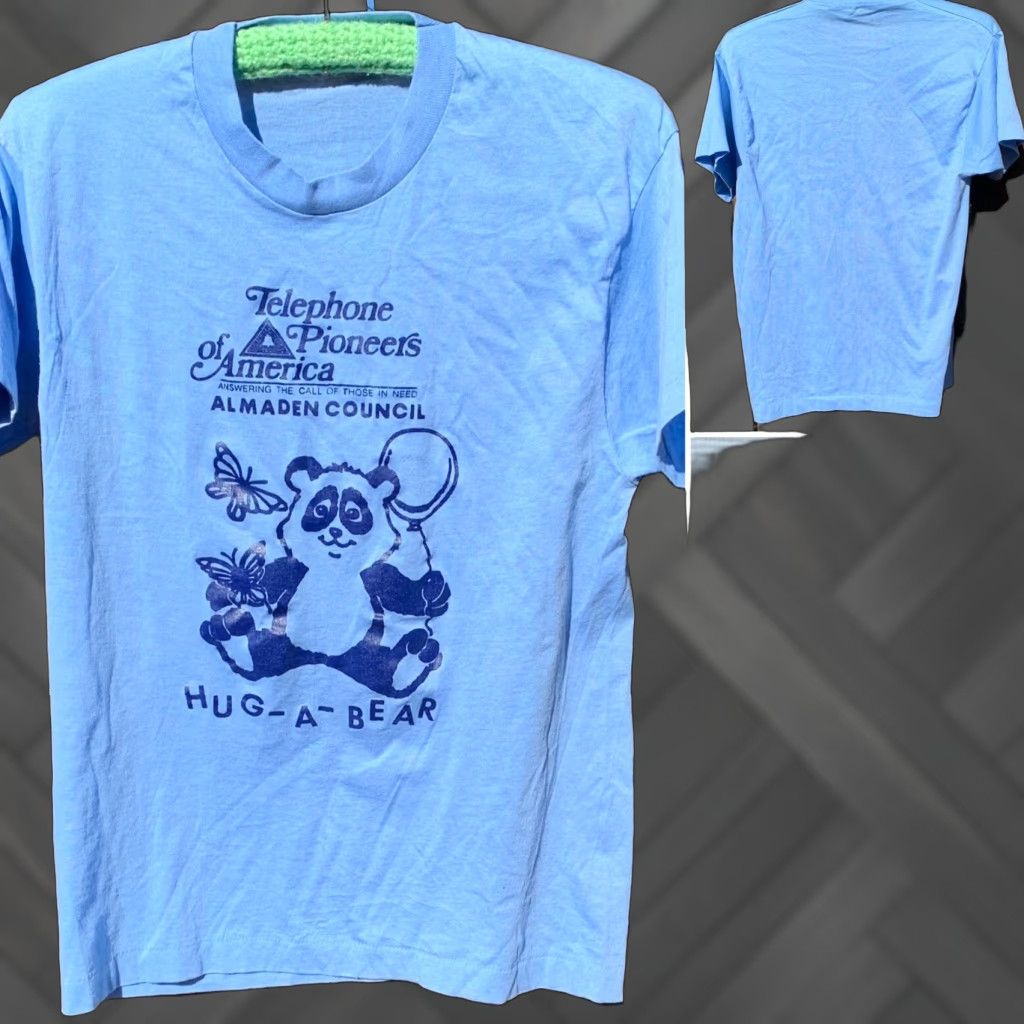 Vintage VINTAGE Screen Stars T-Shirt Men L blue 80s Graphic Print Telephone Pioneers of America Almaden Council HUG A BEAR Size US L / EU 52-54 / 3 - 1 Thumbnail