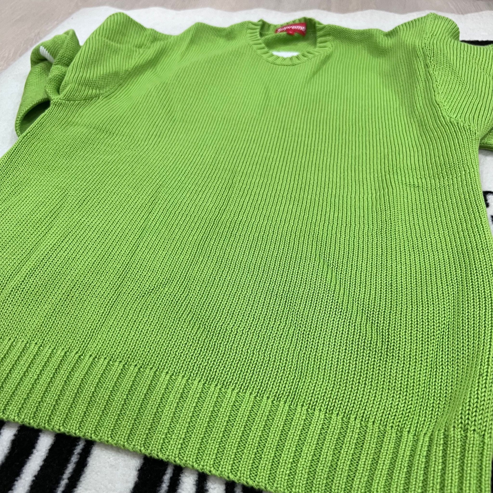 Supreme Supreme Back Logo Neon Green Crewneck Sweater Pullover. Size US M / EU 48-50 / 2 - 4 Thumbnail