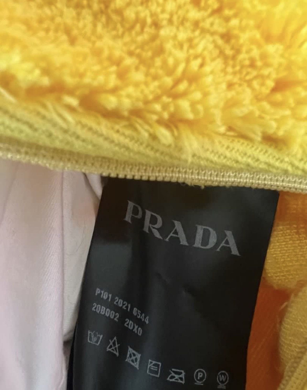 Prada 💛 Prada soft sofa cushion in pink Size ONE SIZE - 4 Thumbnail