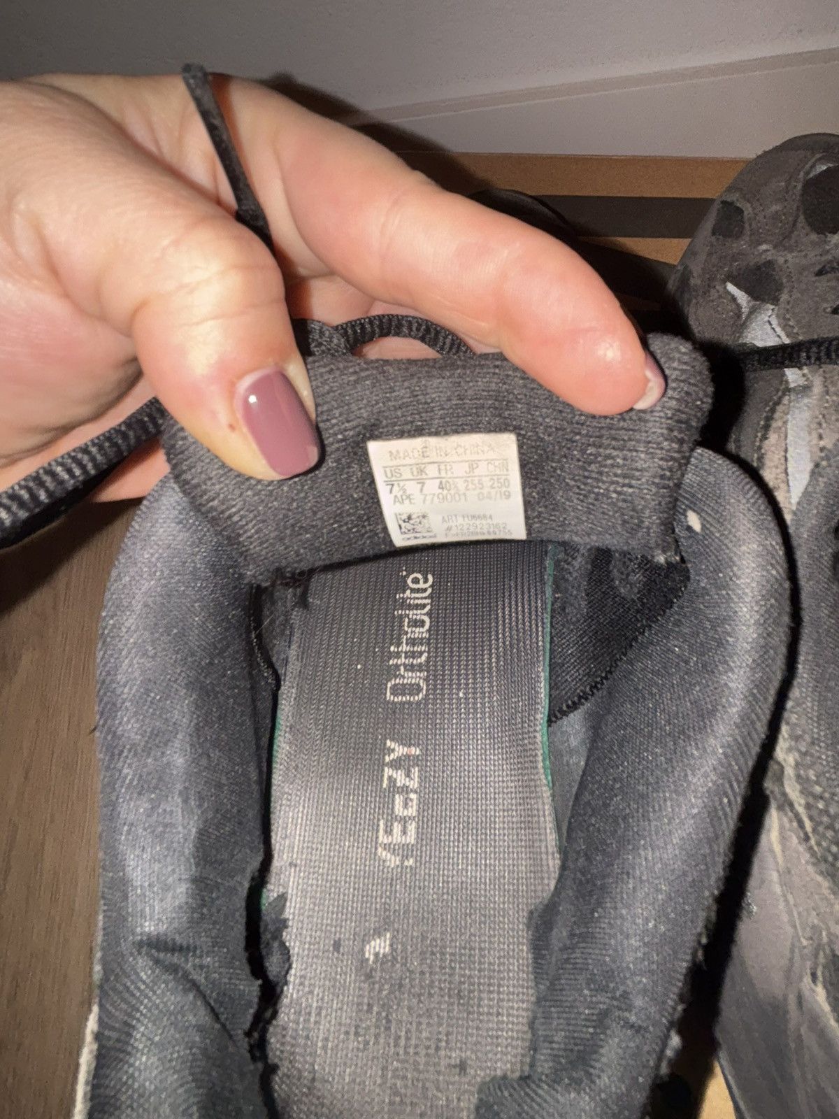Yeezy YEEZY BOOST 700 Size US 7.5 / EU 40-41 - 5 Thumbnail