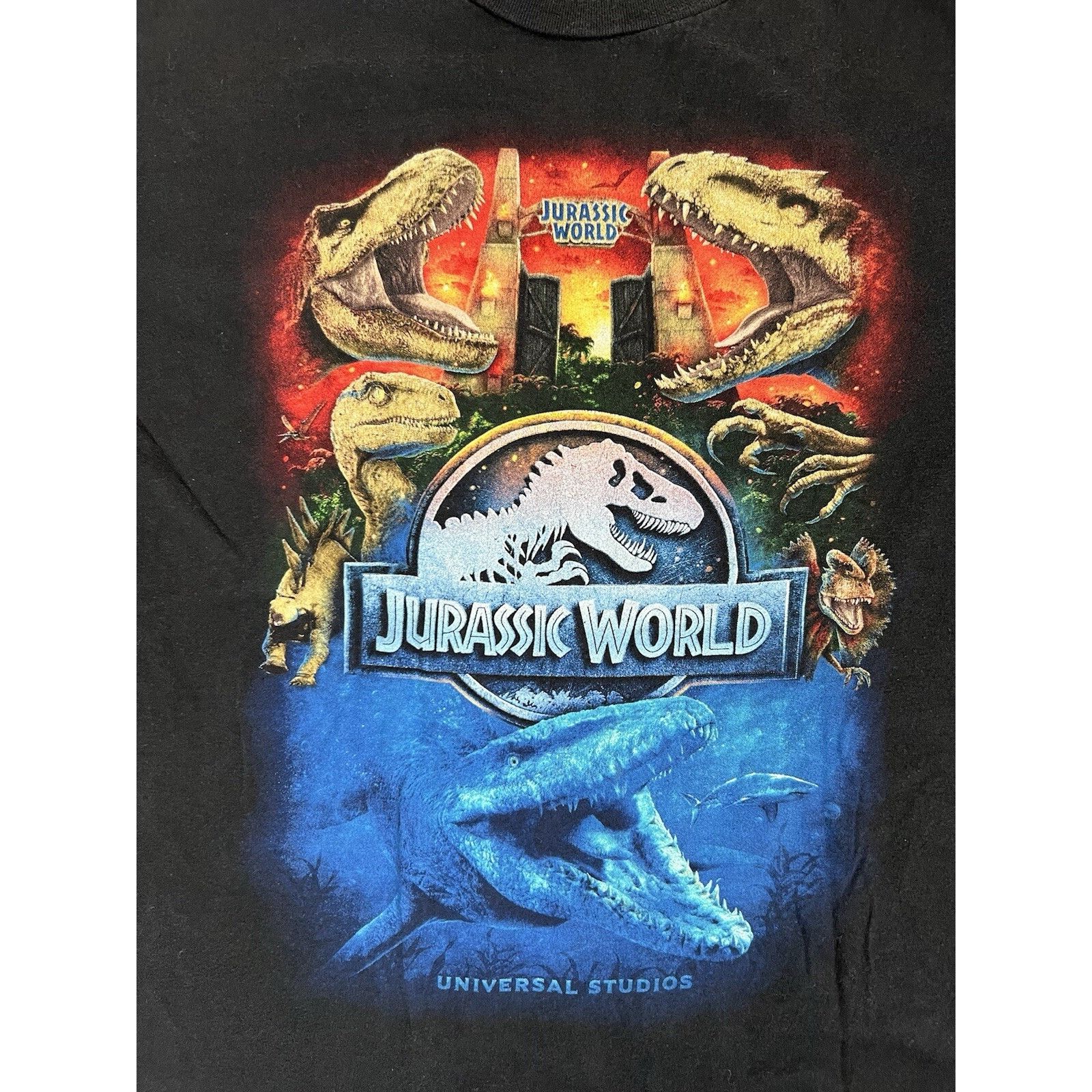 Universal Studios Universal Studios Jurassic World T-Shirt Large Graphic Print Size US L / EU 52-54 / 3 - 2 Thumbnail