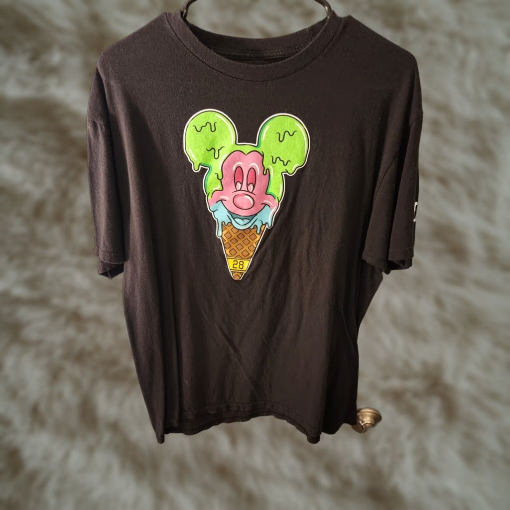 Vintage VINTAGE Neff Disney Collection Mickey Mouse Mens T Shirt Black Large Ice Cream Size US L / EU 52-54 / 3 - 1 Thumbnail